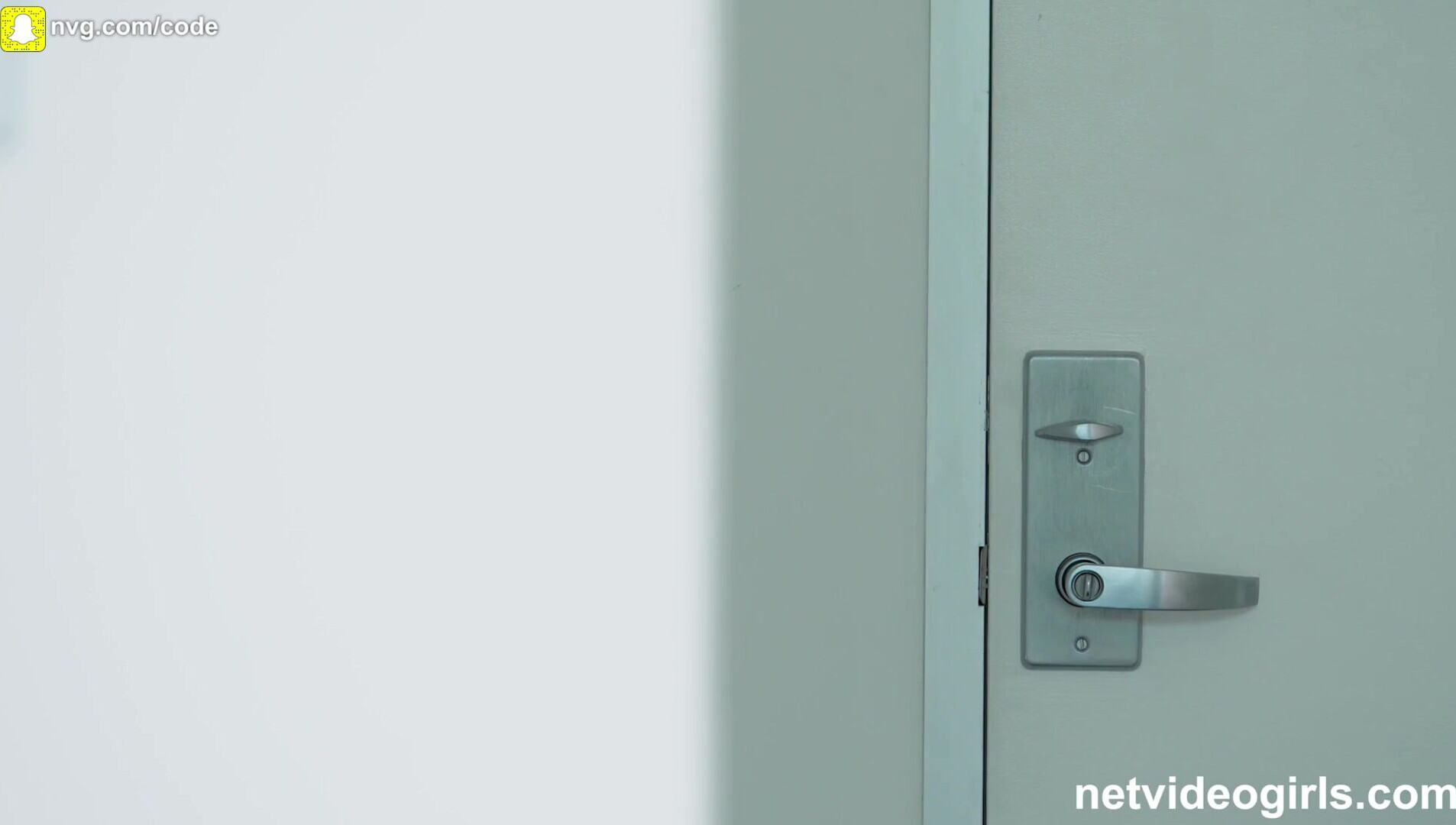 Bikini dressing room 1080p - casting