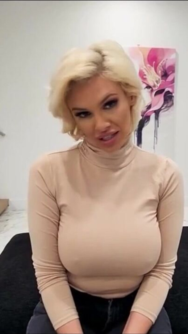 Charli Phoenix vertical POlV - pretty mouth - pretty face - old school hollywood