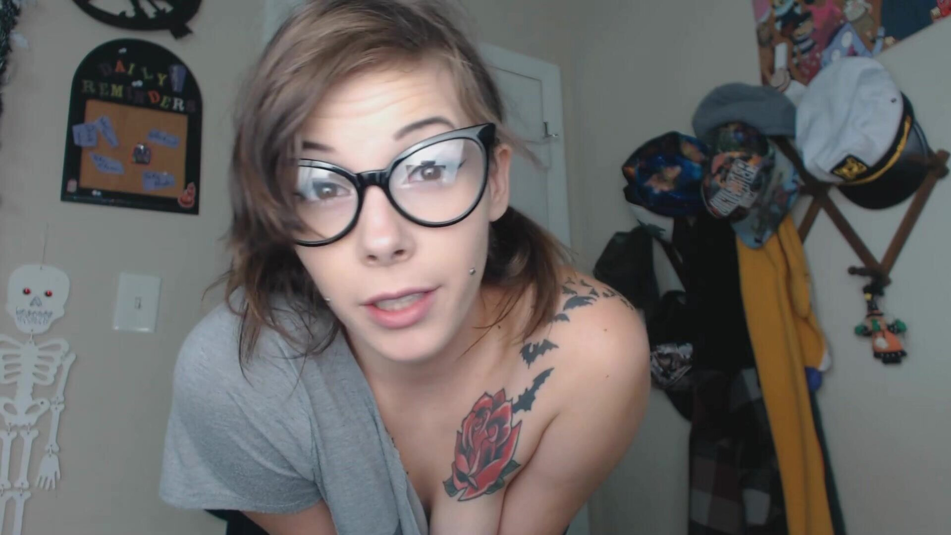 DamnedestCreature Bitchy Sis Teaches You To Stroke - solo - softcore - amateur