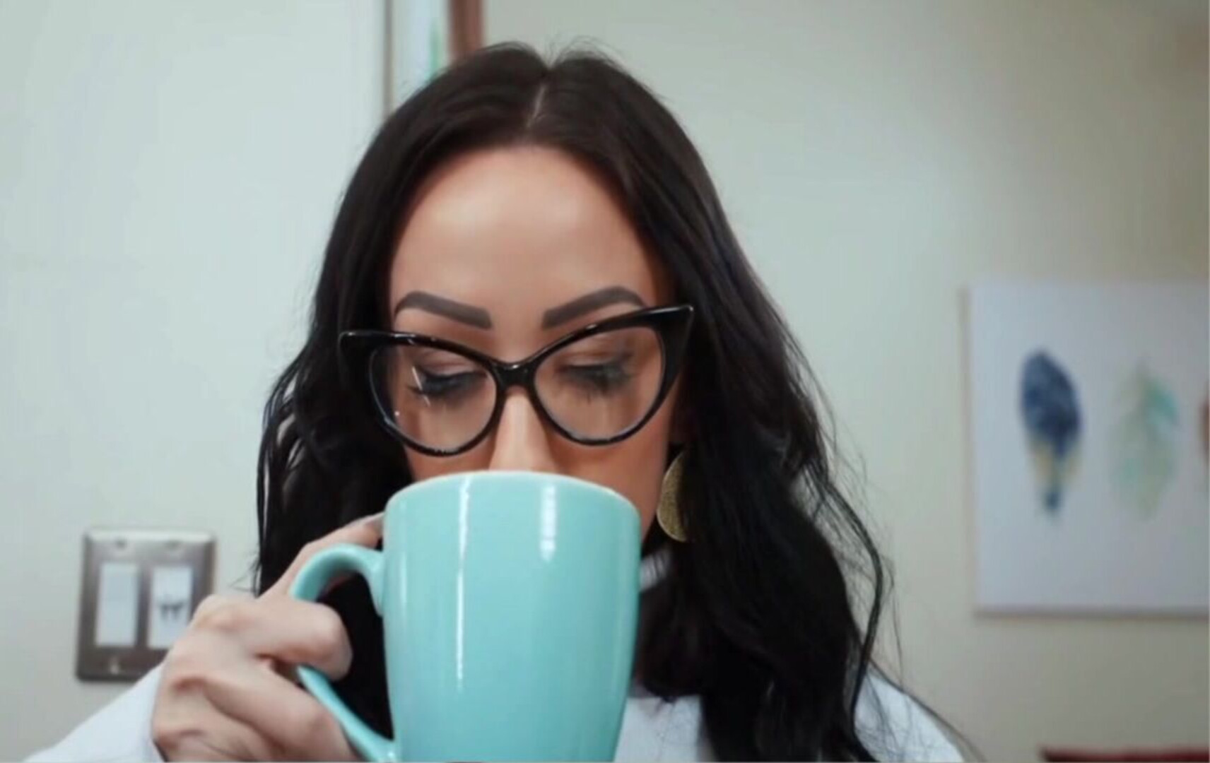 Electrifying A Bored Housewife - big ass - big tits - blowjob - sex - fuck