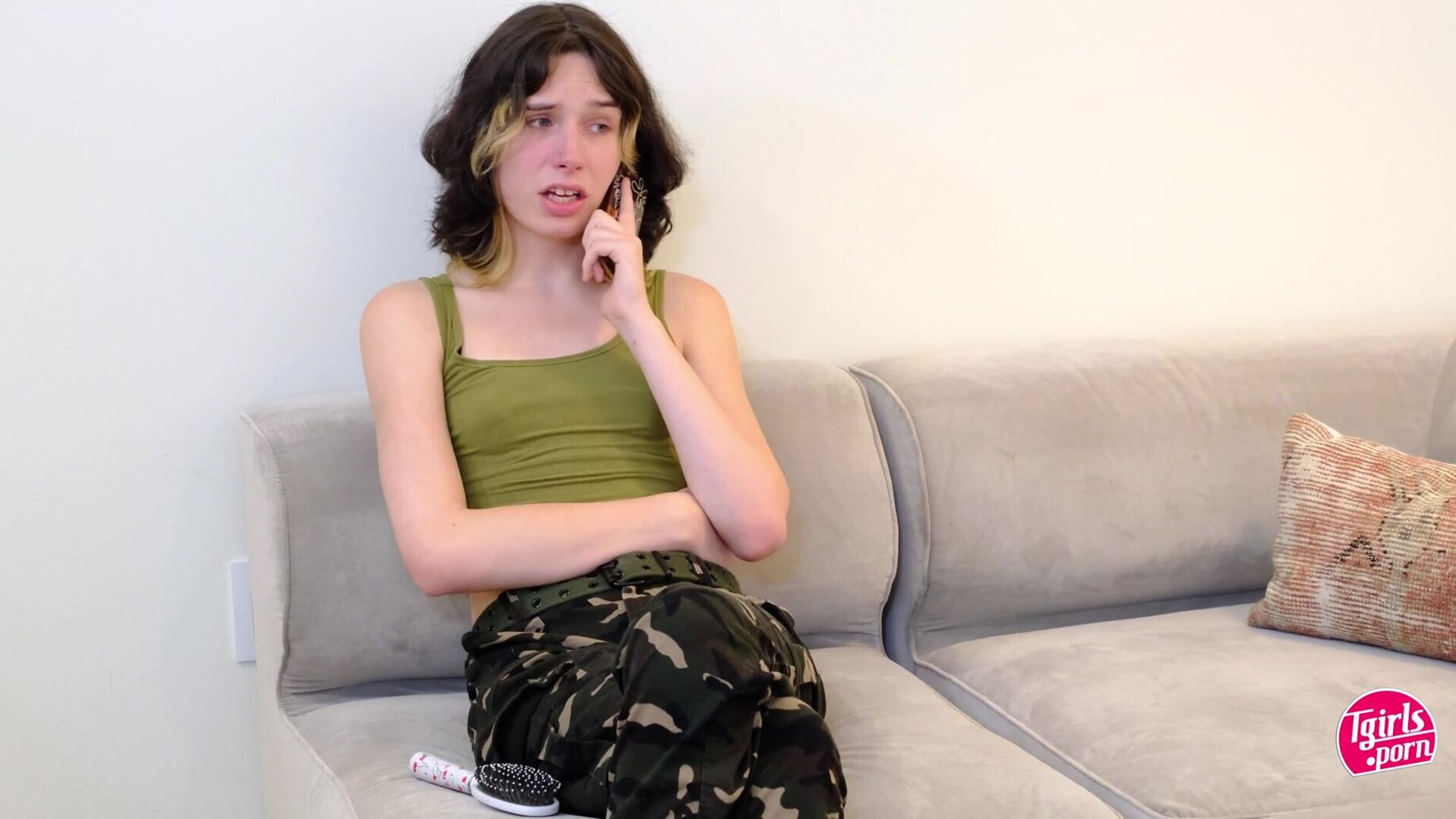 Eve Monaco & Lady Jadalyn - babe - brunette - hardcore - skinny - punk - goth - alternative - kissing - sloppy - blowjob