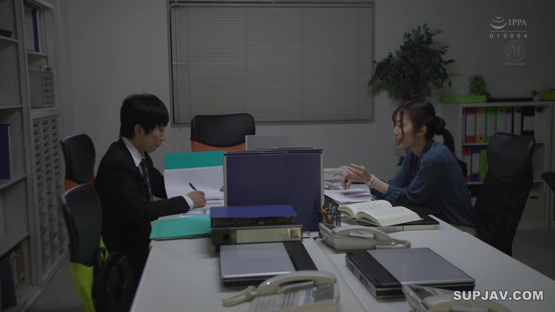 Kanna Abe SLIM PETITE Who Is Rumored To Be The director s Mistress - babe