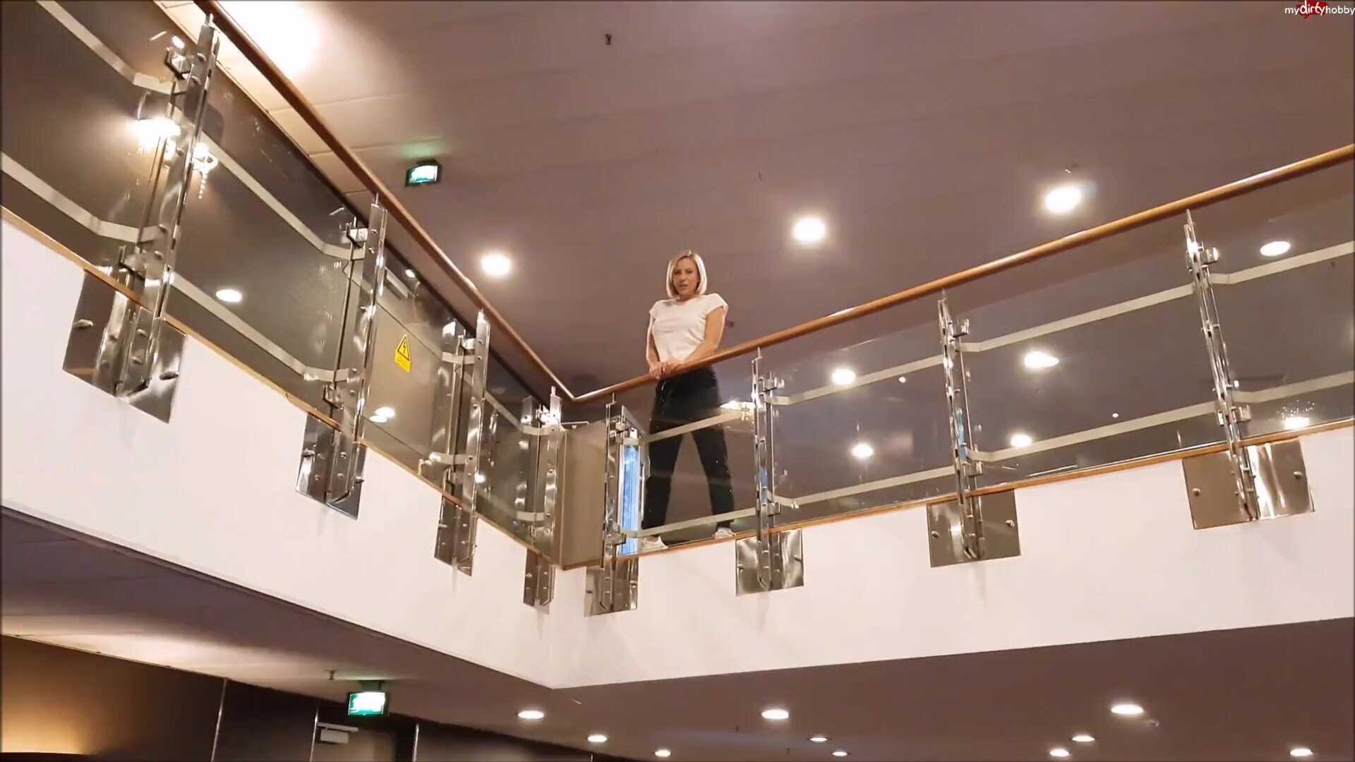LV Nice Girl - big - tits