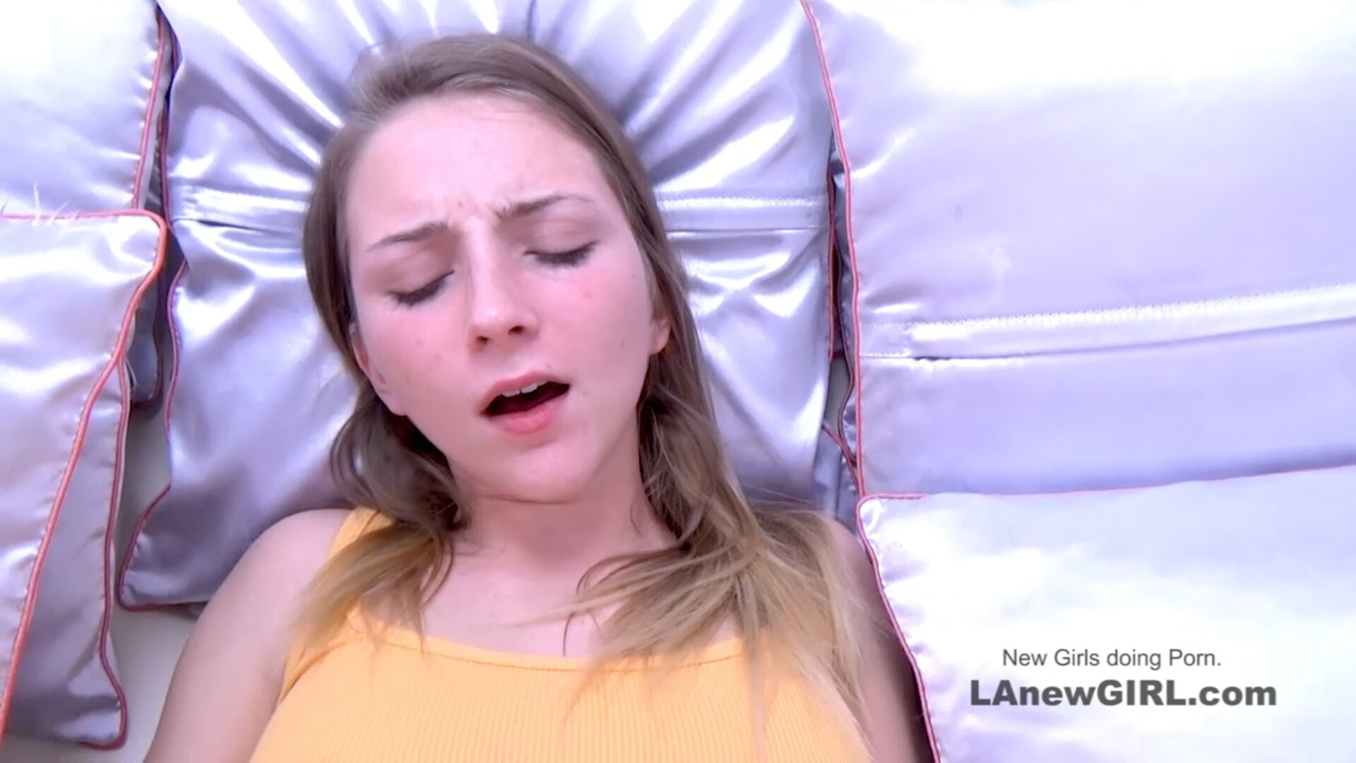 Sweet Teen Fills her Mouth with Big Cock Teens do Porn - deep throat - hot girl - cute blonde - teenie - step sister - babe - casting - sucking - legs - oral