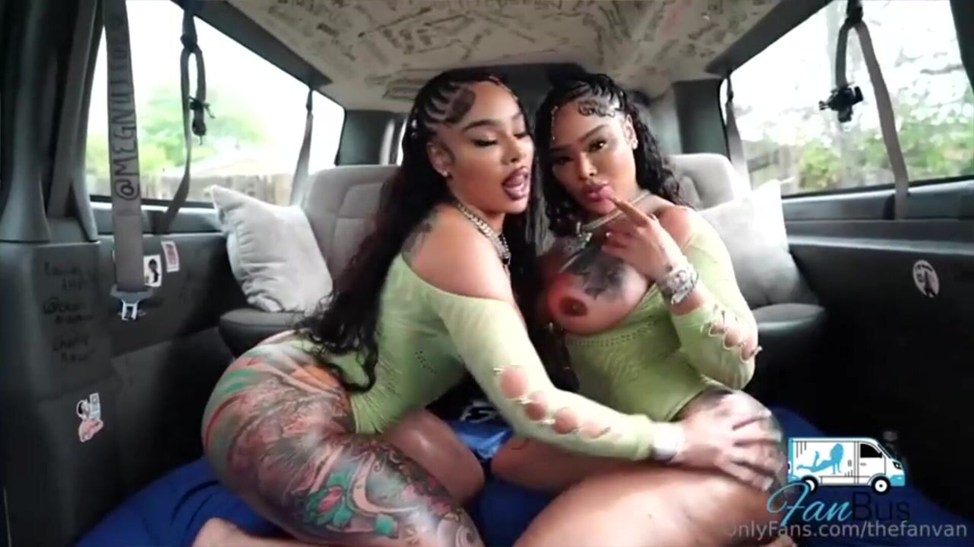 Twins Big Ass - big ass - big tits - blowjob - sex - fuck