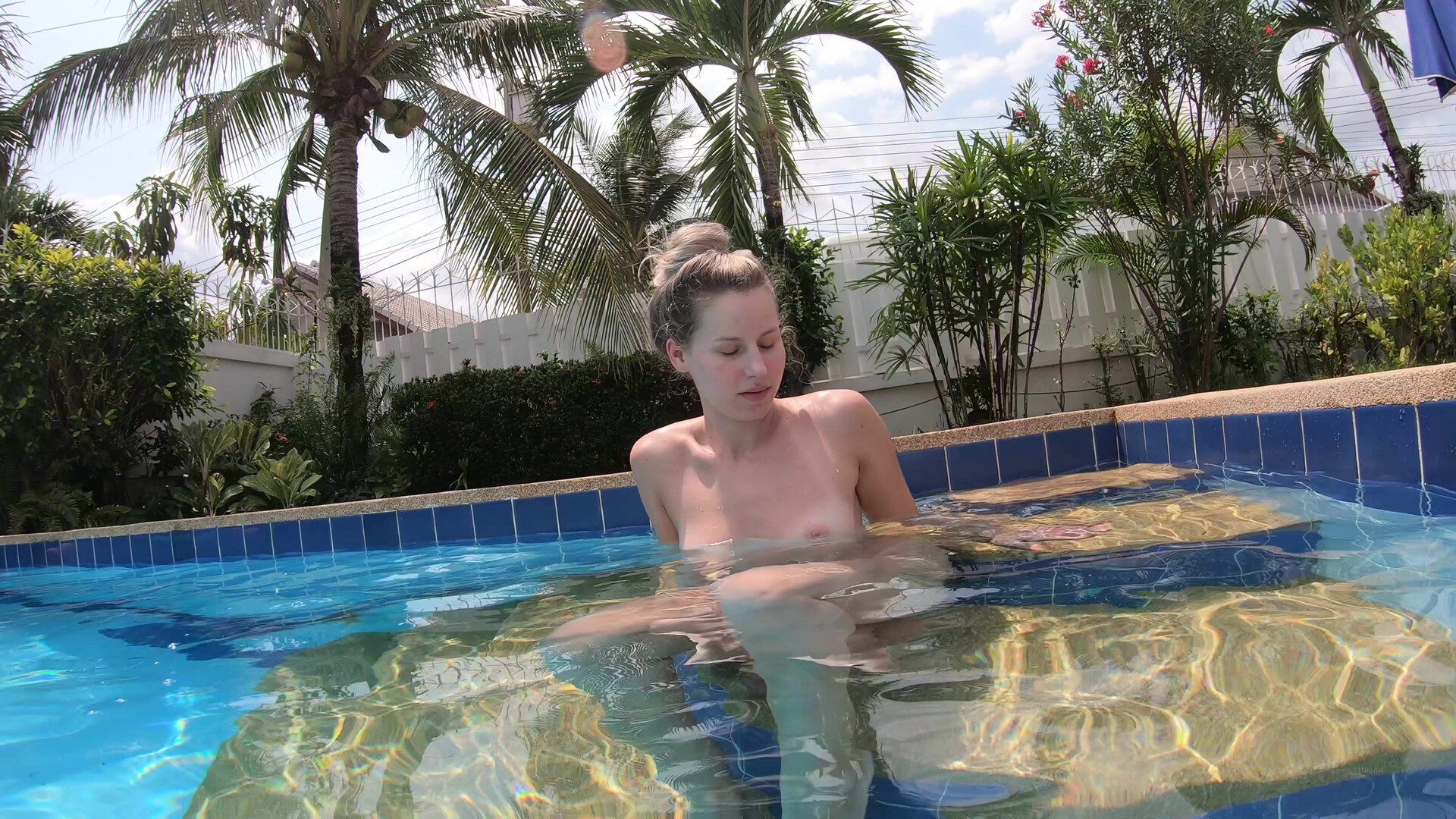 Under water fingering cum Gopro under water view - blonde