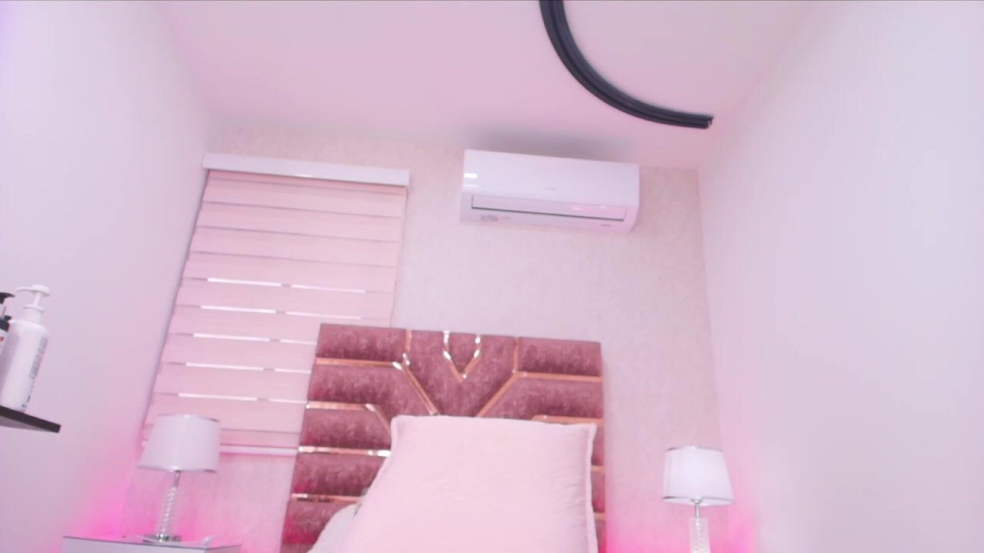 emma madison 2026 01 10 06h29m49s - webcam