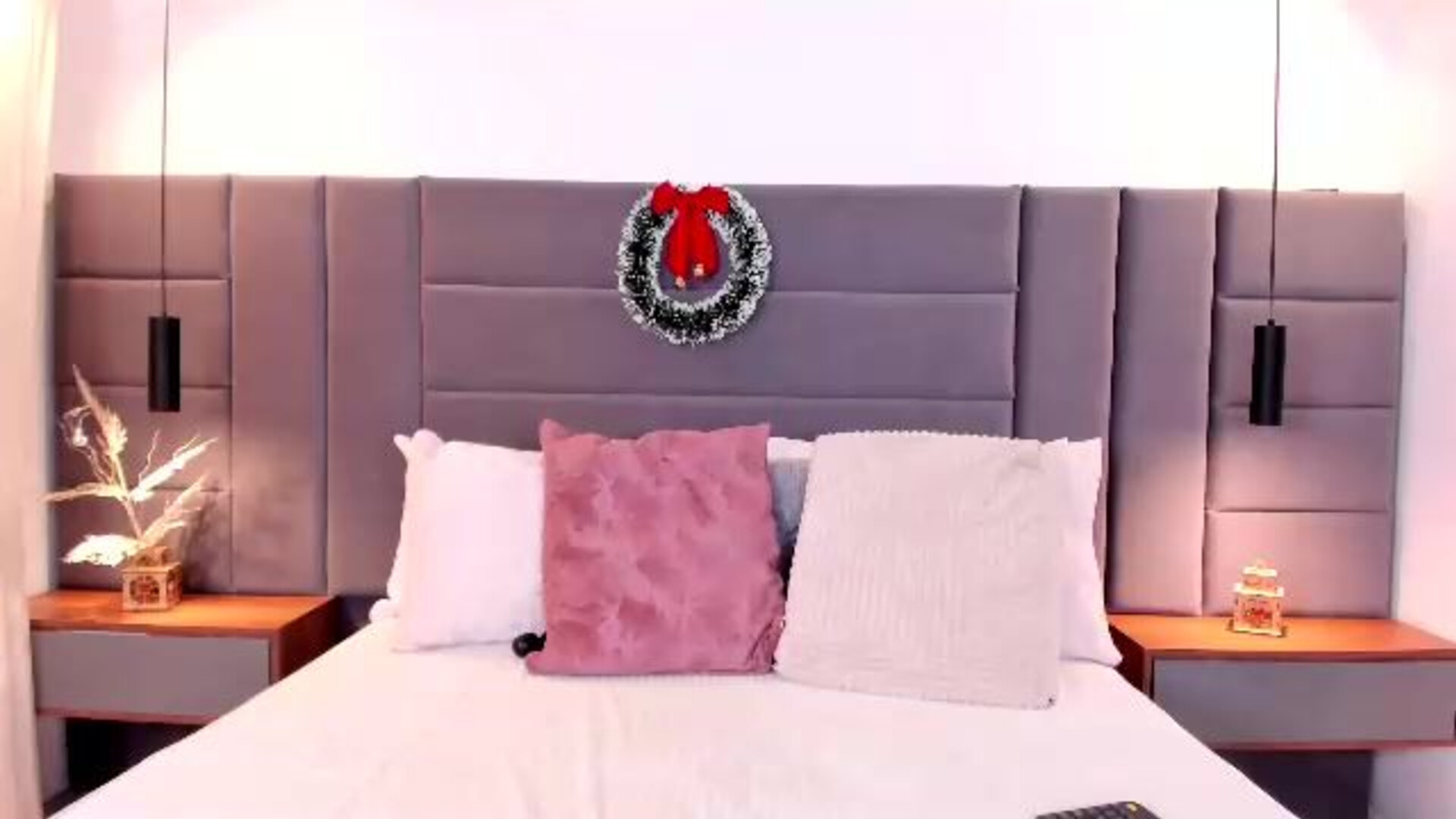 karawatson 2025 12 28 05h35m03s - webcam