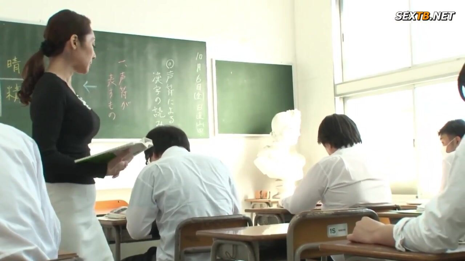 A married female teacher,Reina Nanjo, gets ten times wetter in a lesson where she - japonerse - asian - mature