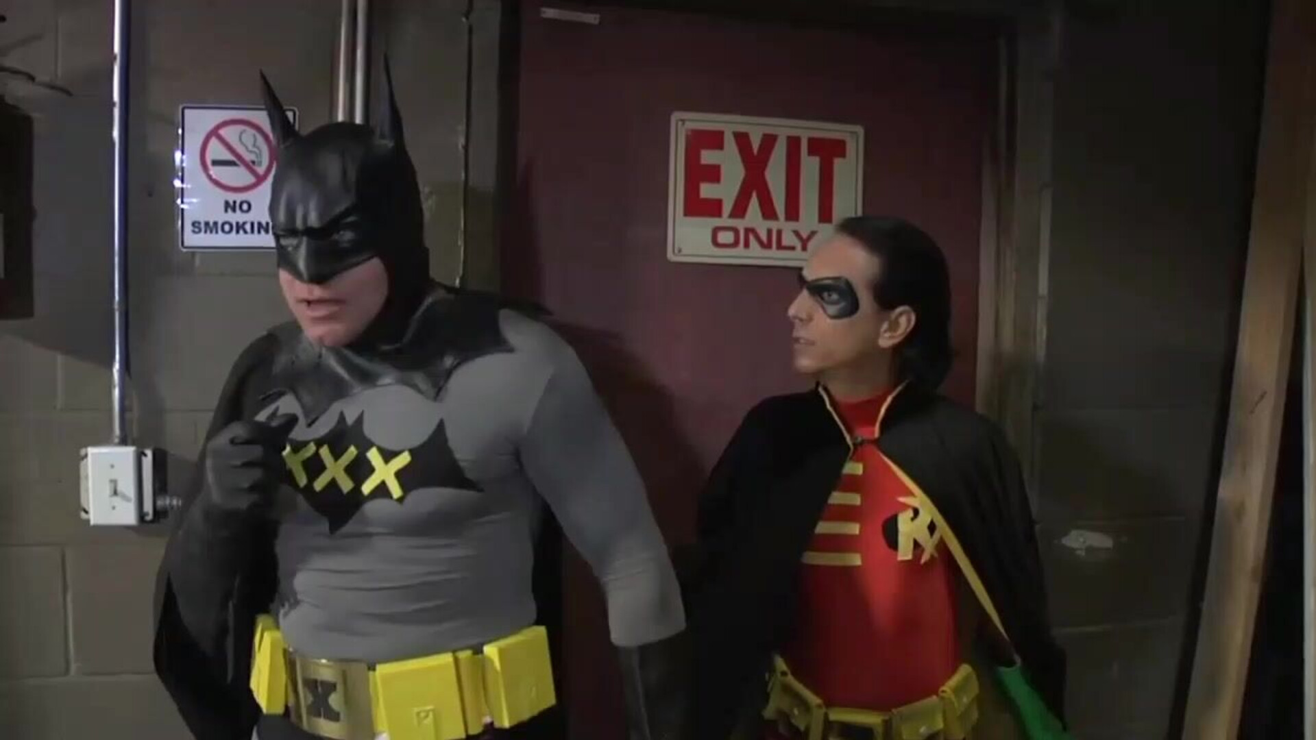 DYNAMIC DUO POUNDS CATWOMAN - parody - anal - cosplay - threesome - superheroes - batman - catwoman - blowjob - double penetration - cumshot