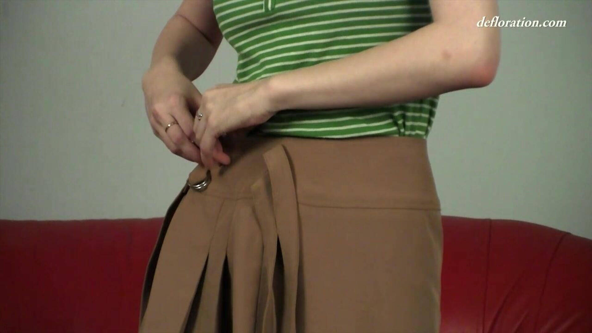 Defloration Svetka Pionerka 2 - teen - russian - solo
