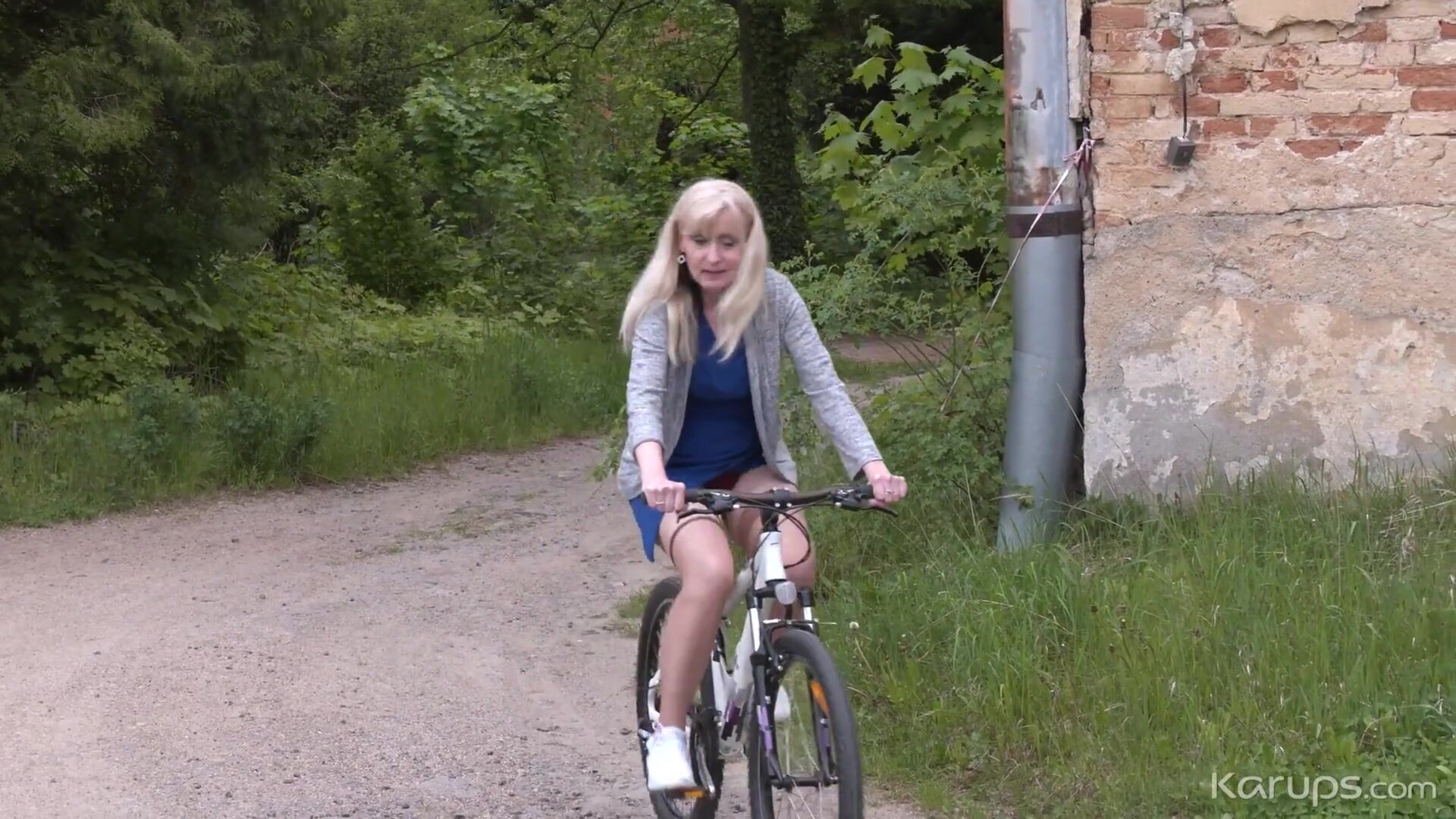 Ella Belle Older Women Want Anal - milf - mature - big ass - blowjob