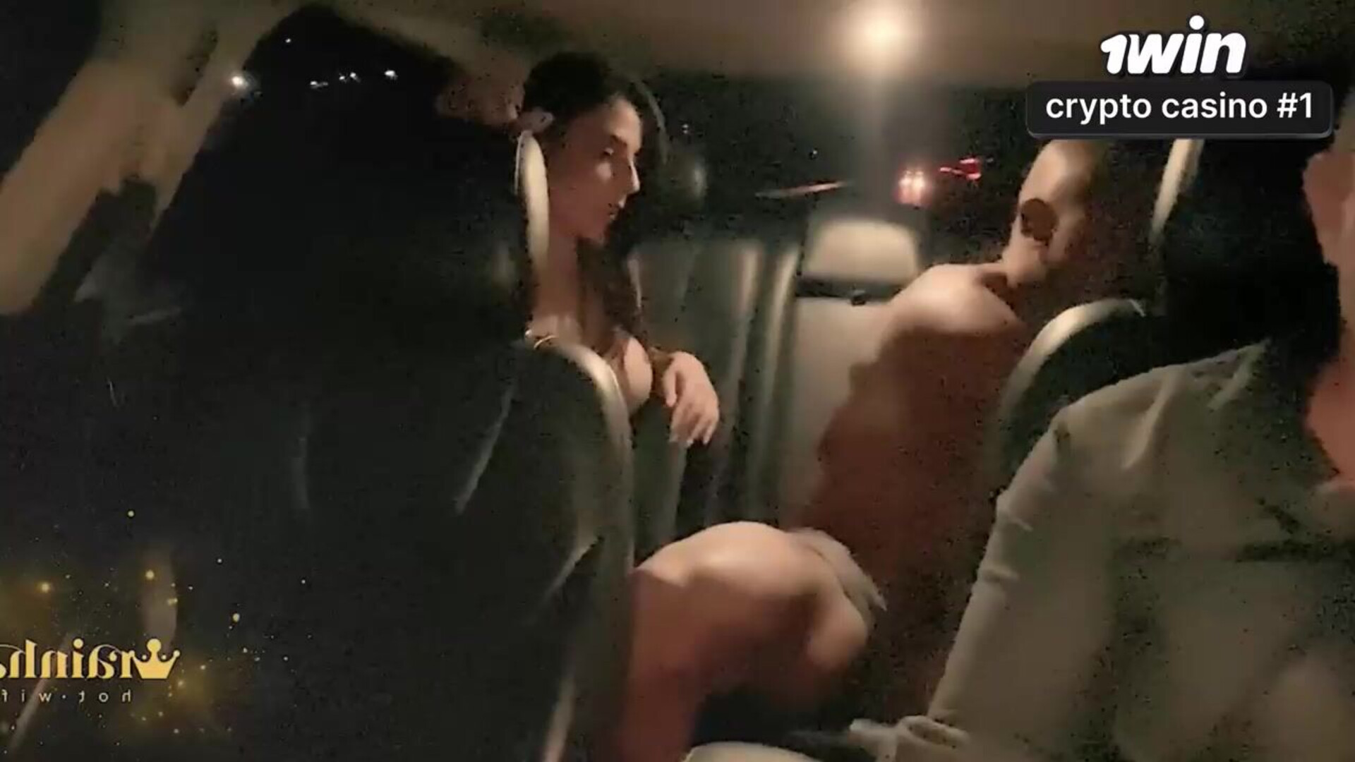 Esposa infiel trai marido com um amante no carro em cena quente de adultério - cuckold - carro - uber - dotado - car - marido cornudo - xxx - real - exclusivo - morenas