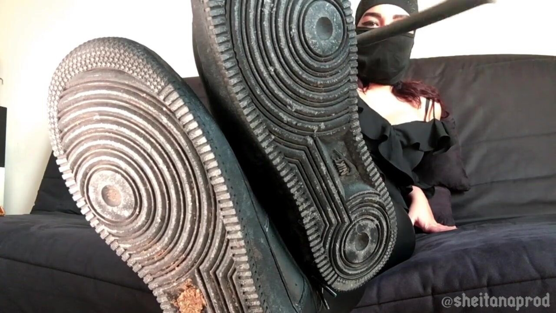 Goddess Leila Leggingsé SheitenaProd Arab Bitch with smelly Feet - goddess - leila - leggingsé - sheitenaprod - arab - bitch - with - smelly - feet