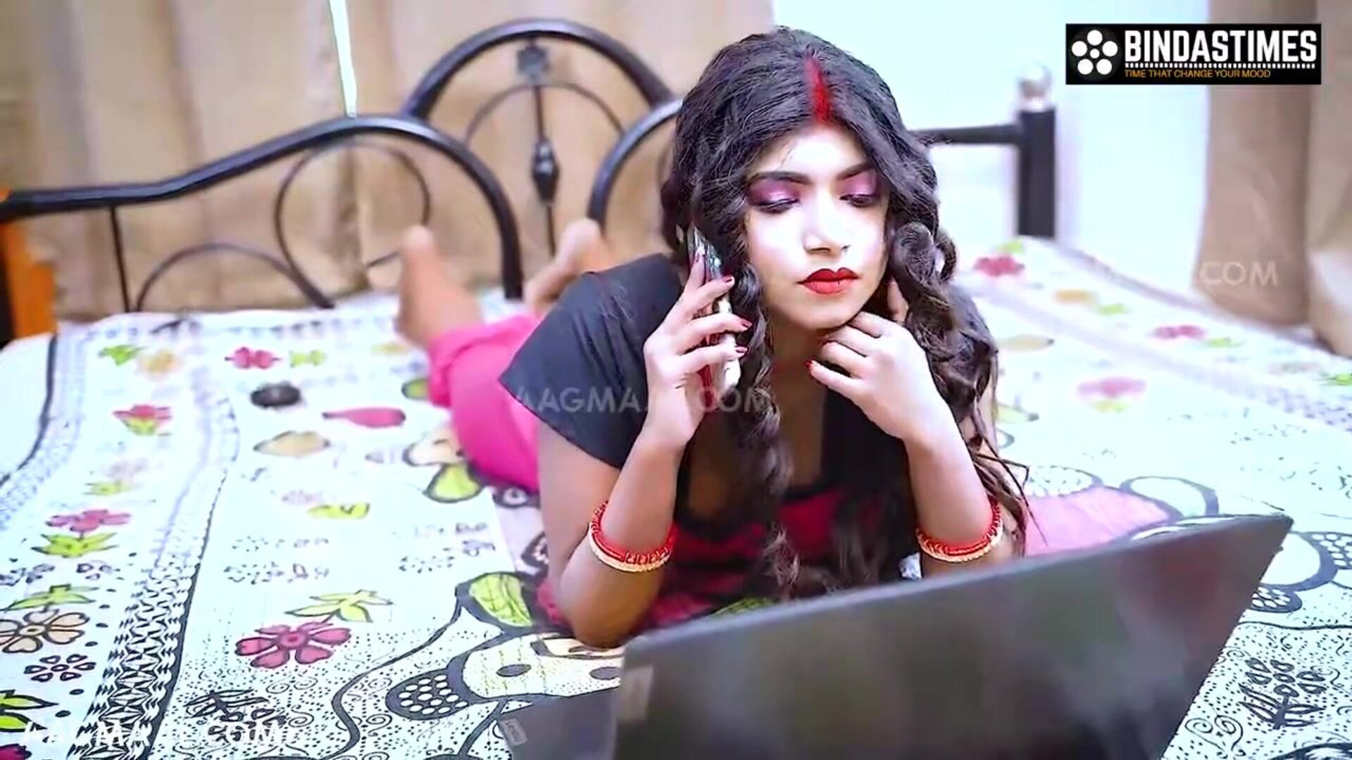 Laptop Service Boy Uncut (2022) BindasTime Hindi Short Film - kanchanarora - sucharitabhattacharya - tinanandi - tinanandy - tinadutta - sapnasappu - kajalchauhan - nanditadutta - pallavipatil - priya