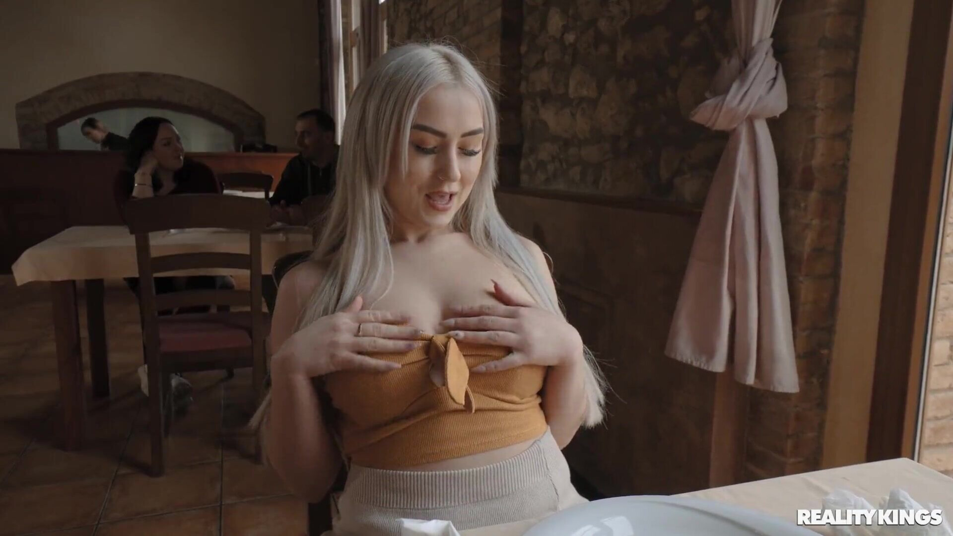 Lisi Kitty is BRUTALLY FUCKED in PUBLIC! (ANAL CREAMPIE) - blonde - big ass - sex in public