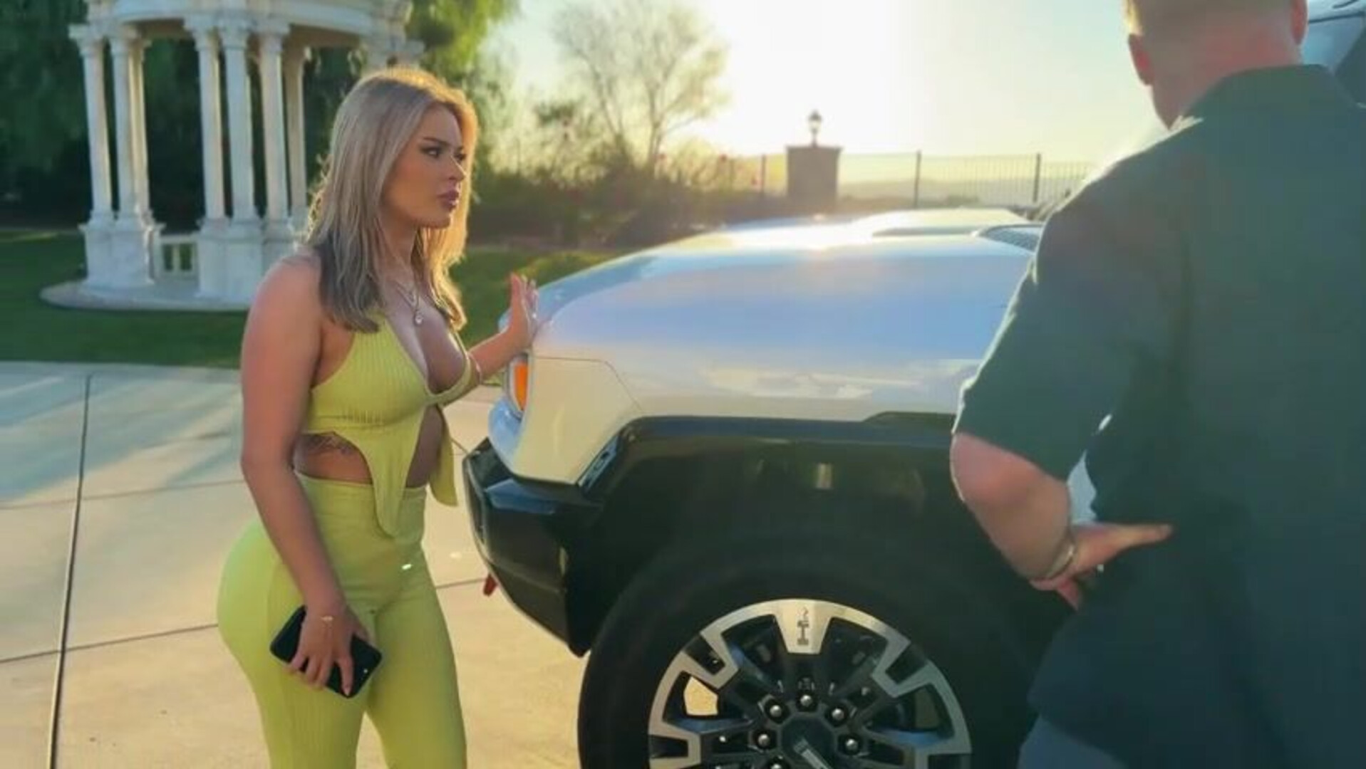 Nicole Aria The Neighbor’s Help - big ass - big tits - blowjob - sex - fuck