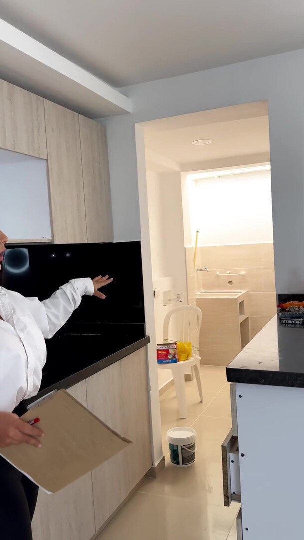 Thalia Real Estate Advisor Agreed To Fuck With Her Client In The House To Convince - amateur - hardcore - big ass