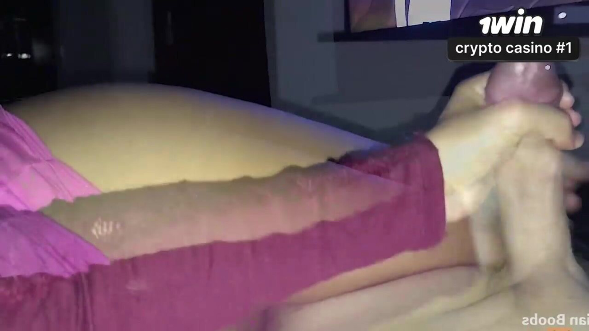 Uma amiga deu uma punheta enquanto assistíamos Rick e Morty juntos - amador brasileiro - porno hd - ponto de vista - latin - brasileira - peitos grandes - handjob - 18 a 25 anos - lindinhas - brasil