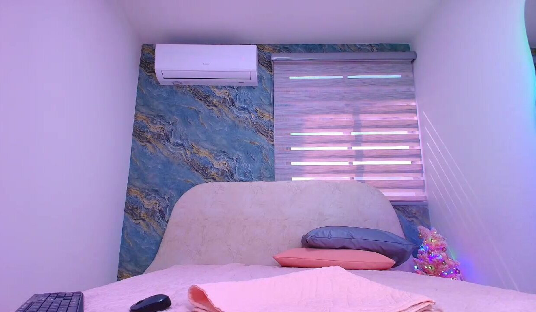 antonellawilde 2025 11 21 11h09m40s - webcam