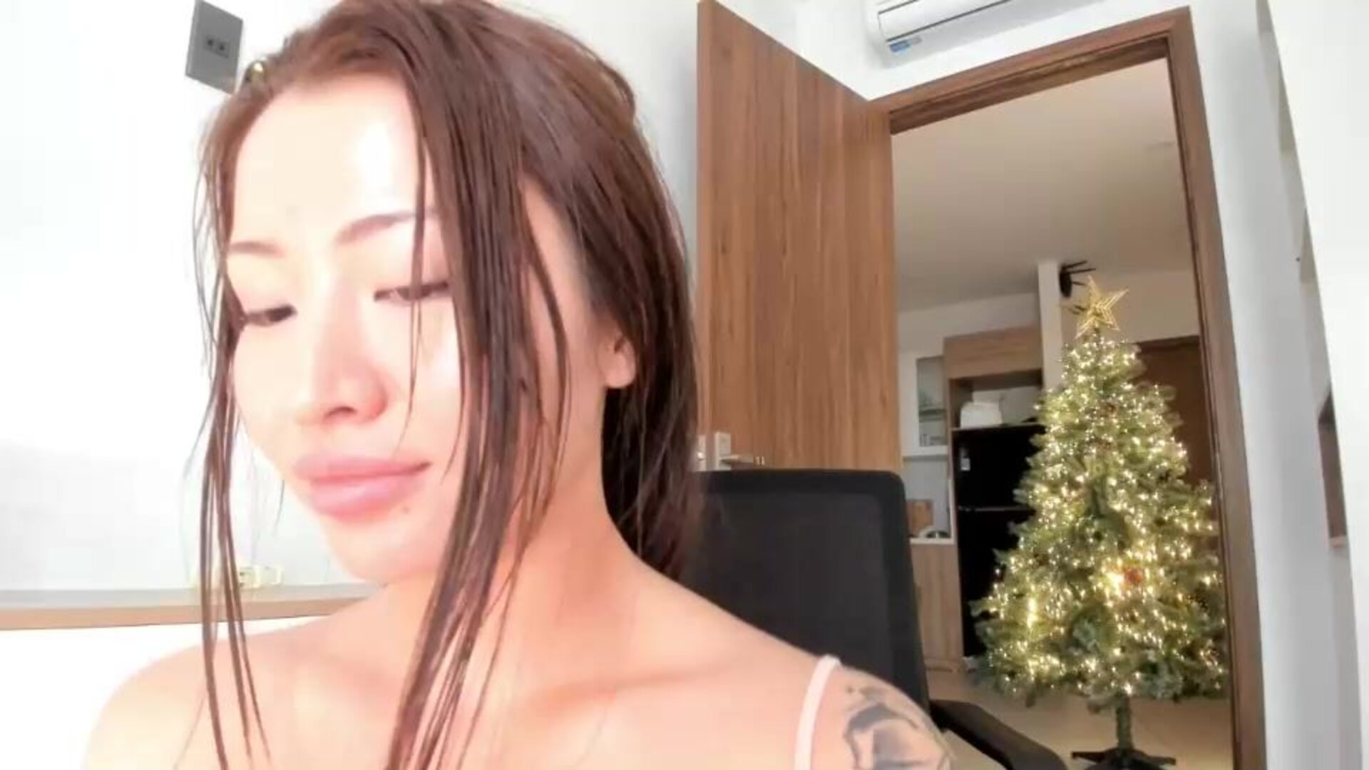 bang jang 2025 12 22 19h35m17s - webcam
