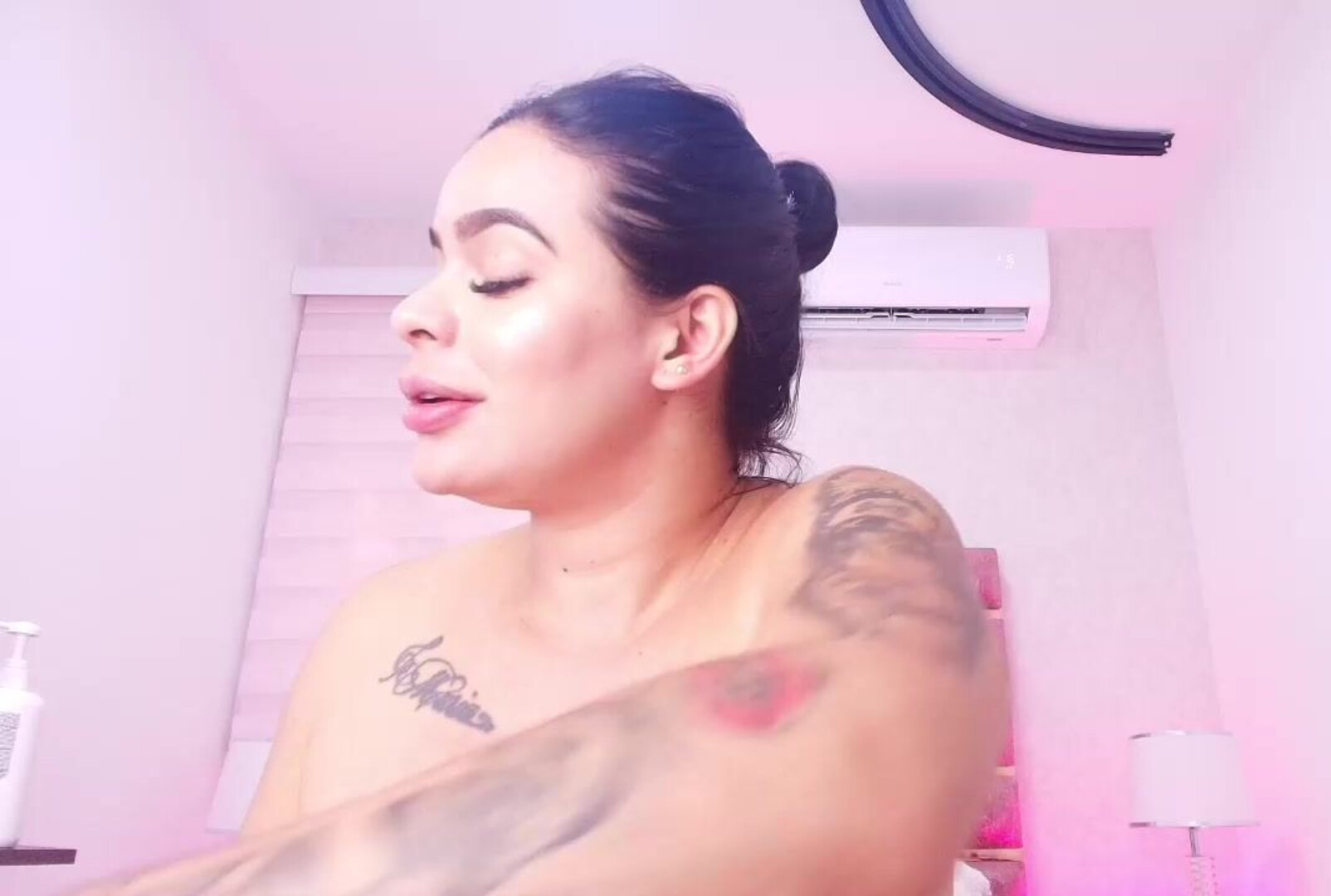 emma madison 2025 12 23 11h28m30s - webcam