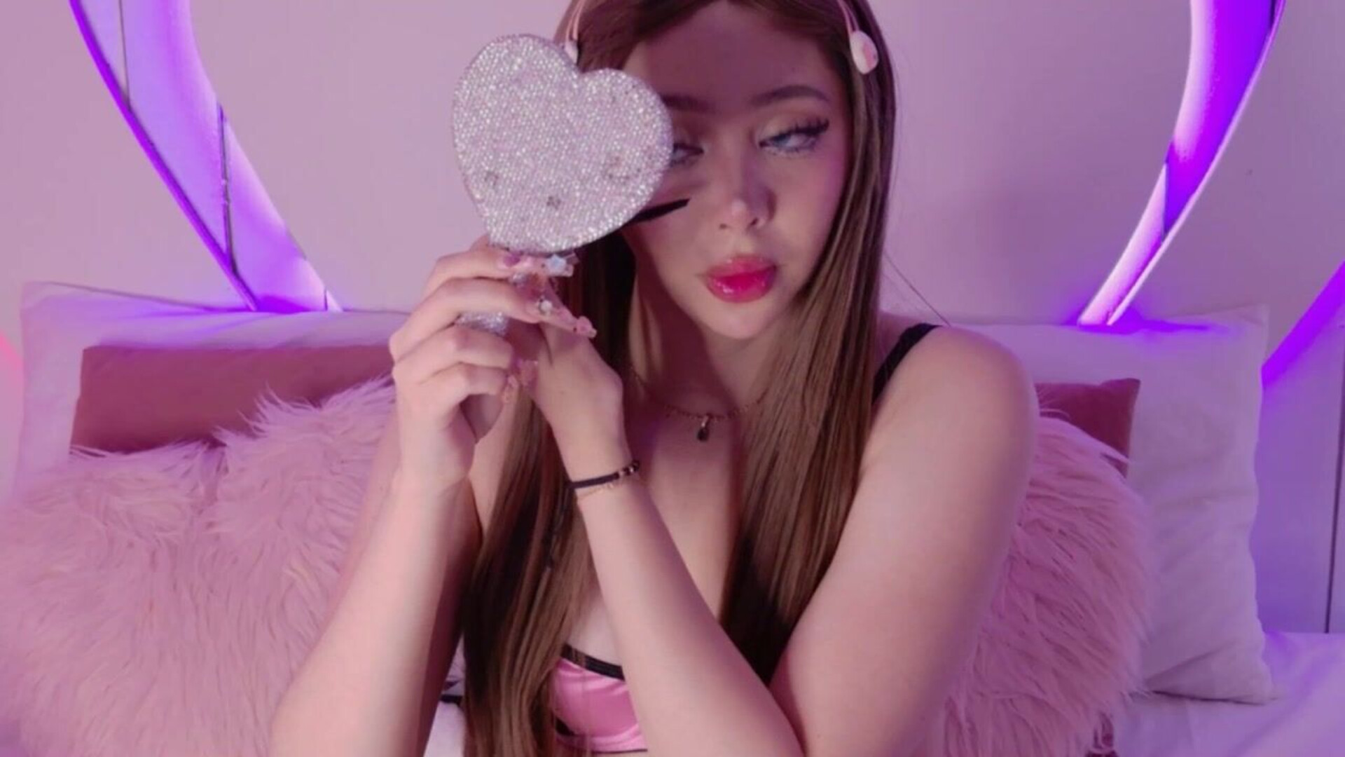 gatitachan 2025 12 28 23h03m50s - webcam