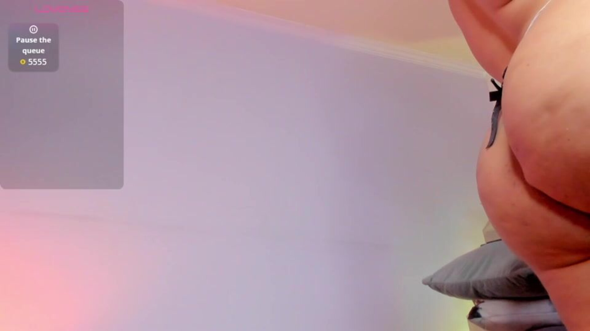 valerie 21 2025 11 28 04h10m00s - webcam
