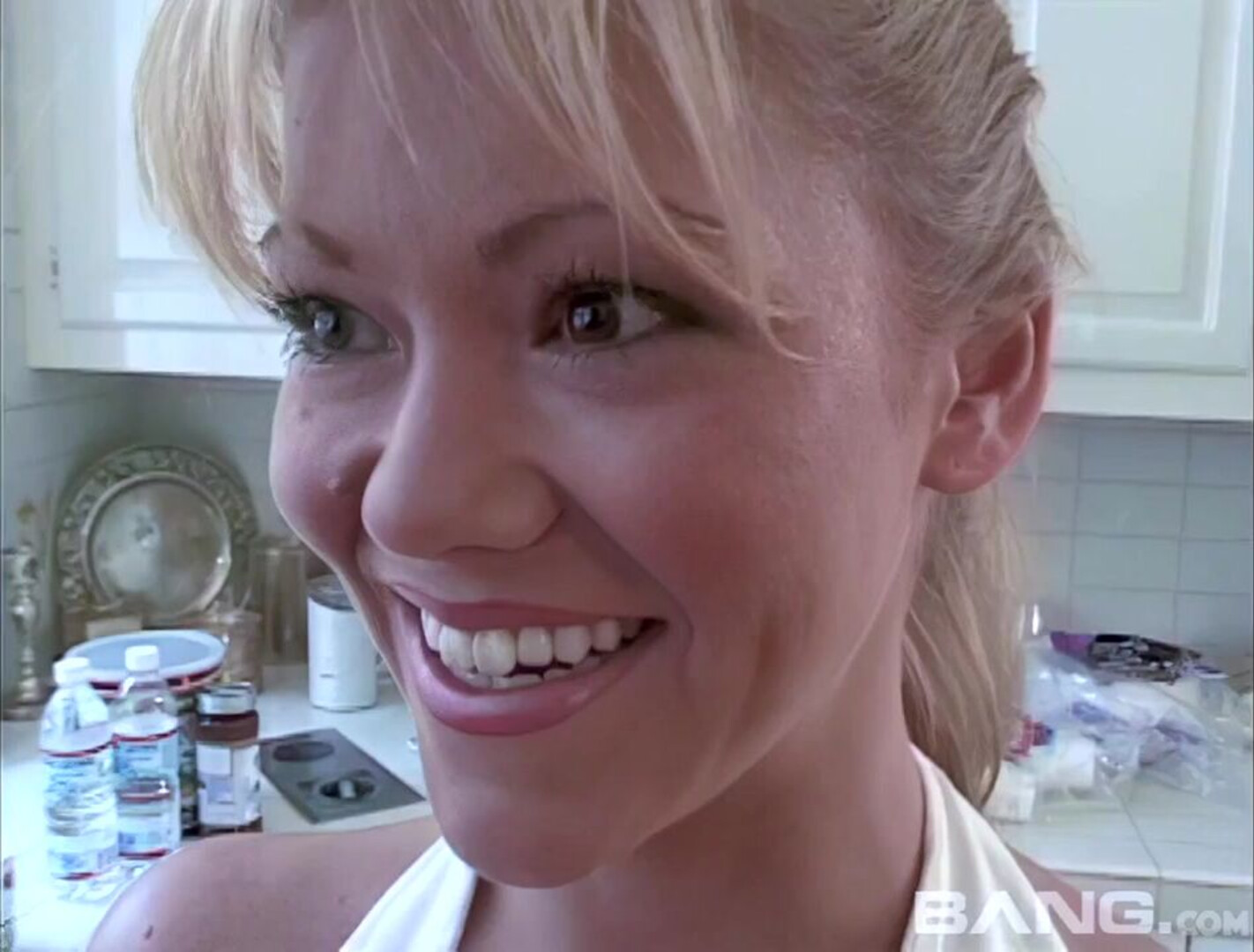 Julie Meadows Has Never Done This Before - anal - assfuck - blonde - blonde anal - buttfuck - facial - julie meadows - kitchen - kitchen anal - teen