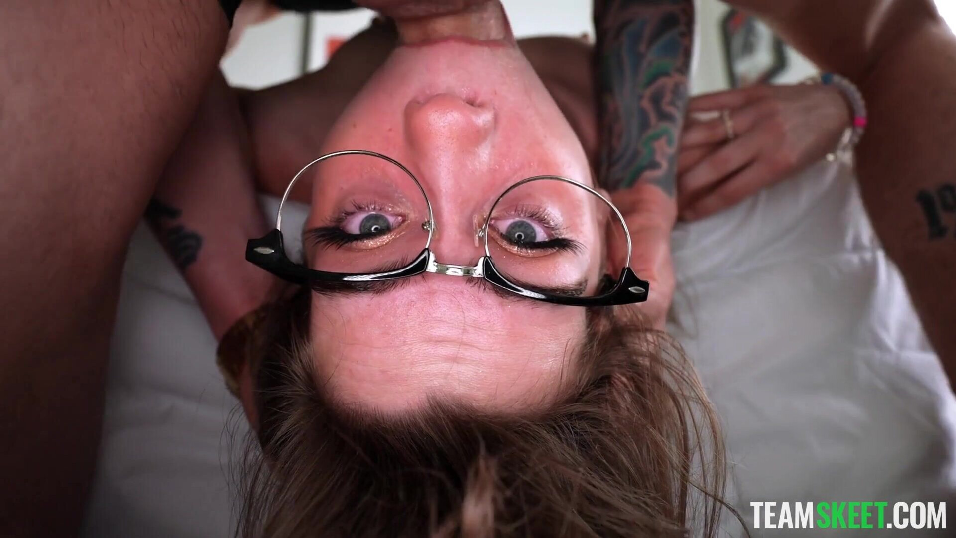 Kaitlyn Kox little cocksucker vibe - blowjob - cumshot - hardcore