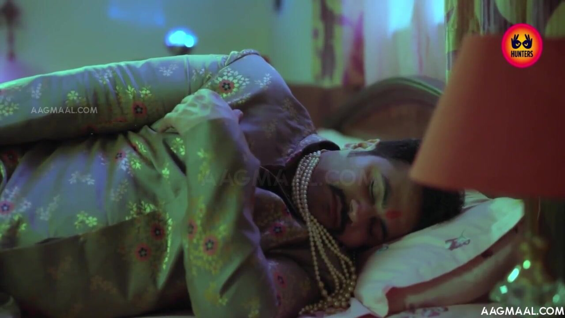 Karzdaar Season 01 Episode 01 (2024) HuntersApp Hindi Hot Web Series - gargikhakhalary - priyagamre - bhartijha - leenasingh - prajaktajahagirdar - kairashehgal - sharonparmar - ayushibhowmick - peehu