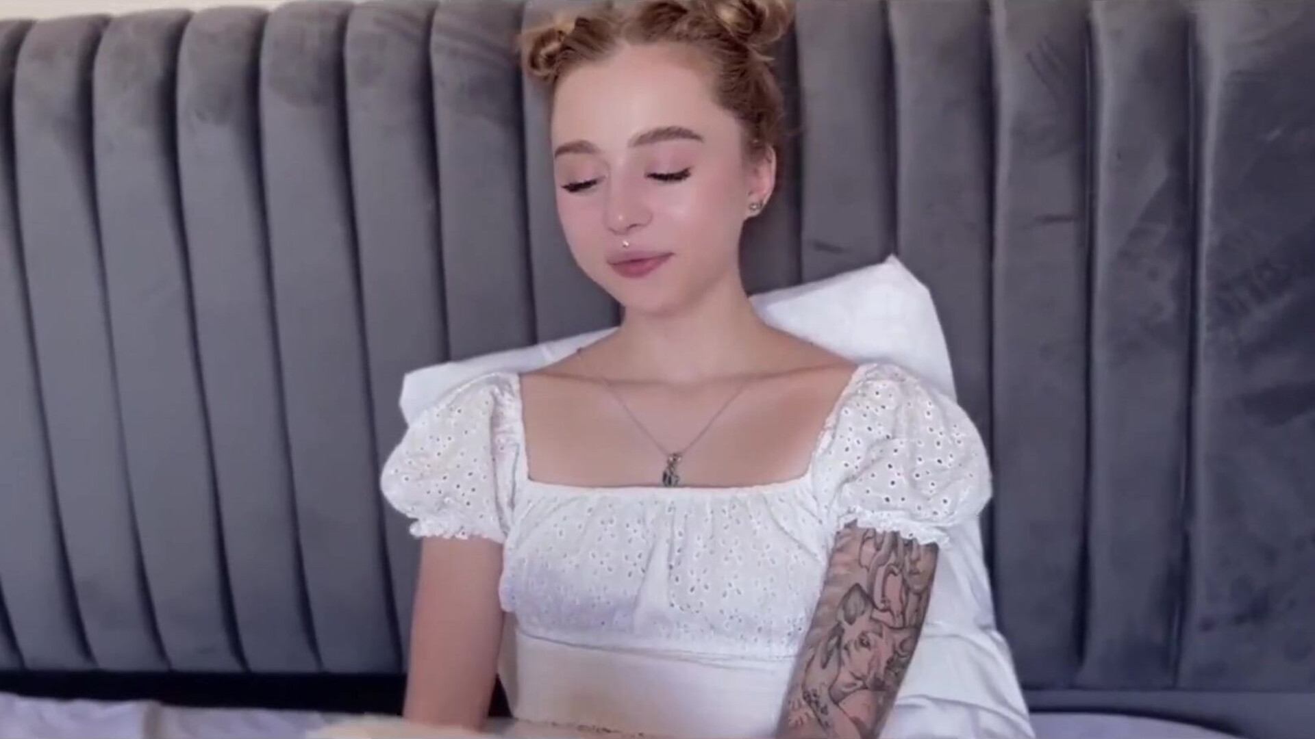 My friend wanted to play a truth or dare game but played with my dick - blonde - sexy - babe - ass - skinny - amateur - homemade - curvy - legs - cute