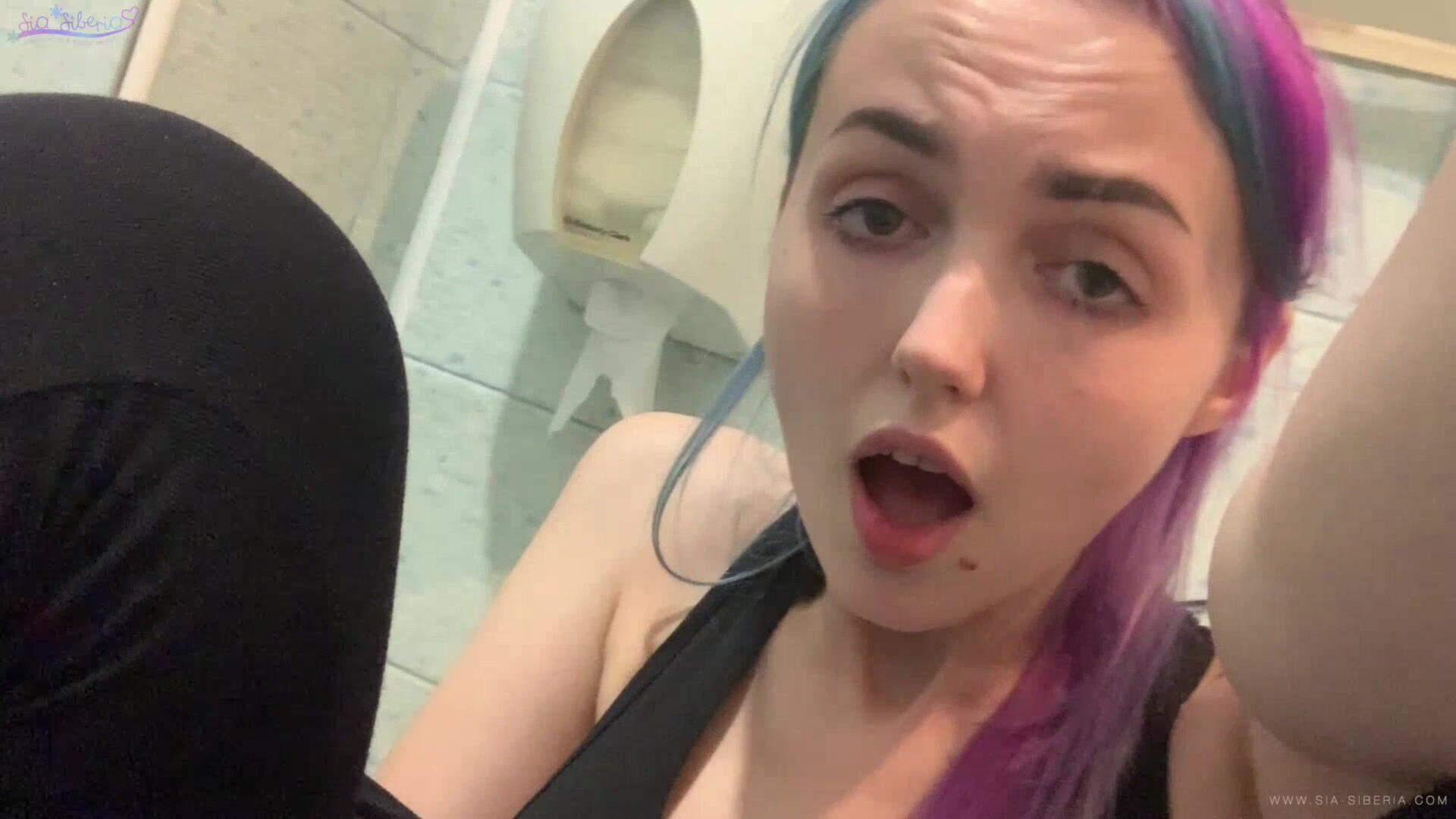 SiaSiberia Masturbation My Pussy In The Gym Toilet - cosplay - teen