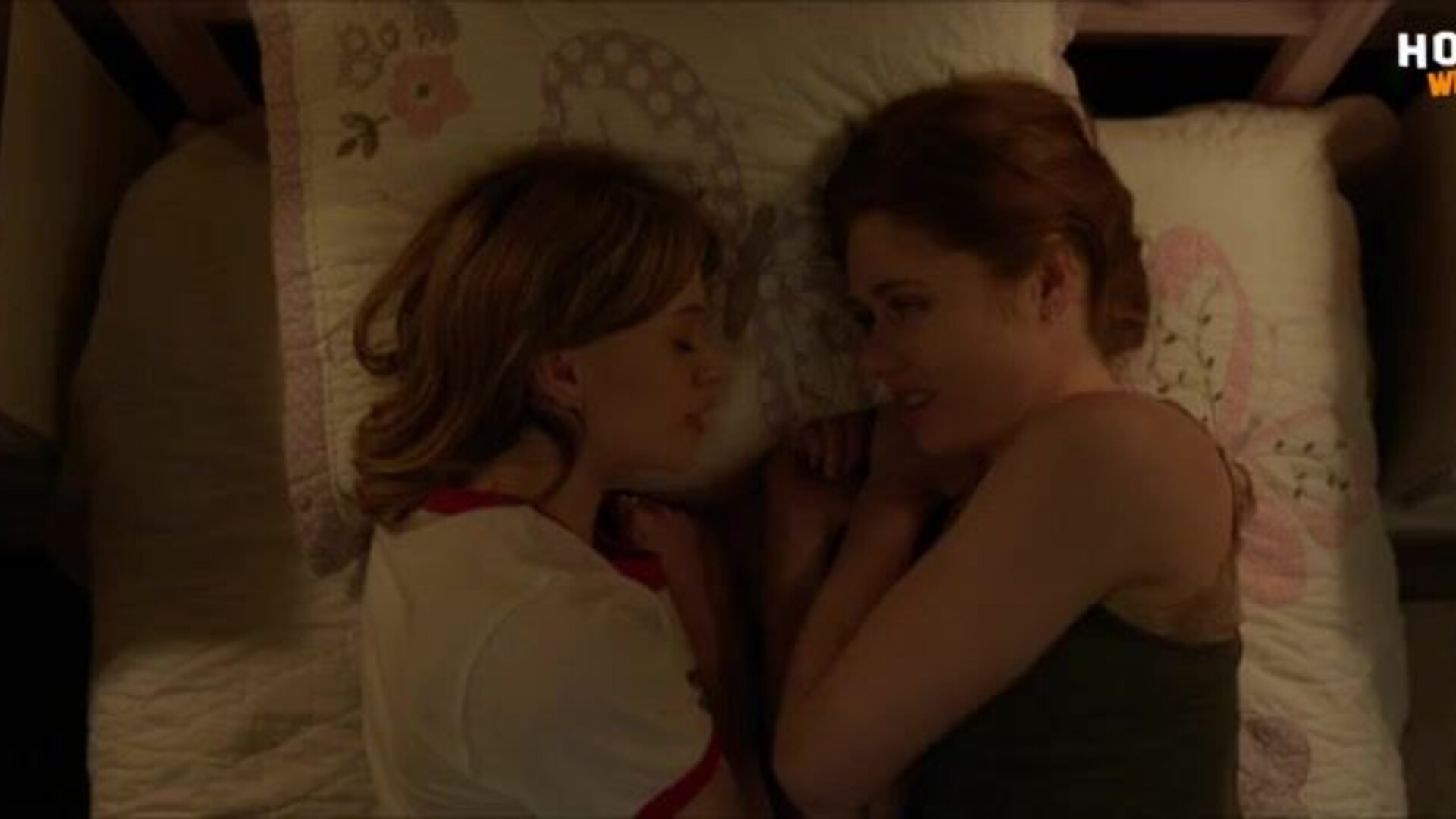 Teens Lesbian Scene - celebrity - celeb - movie - scene - hollywood - mainstream