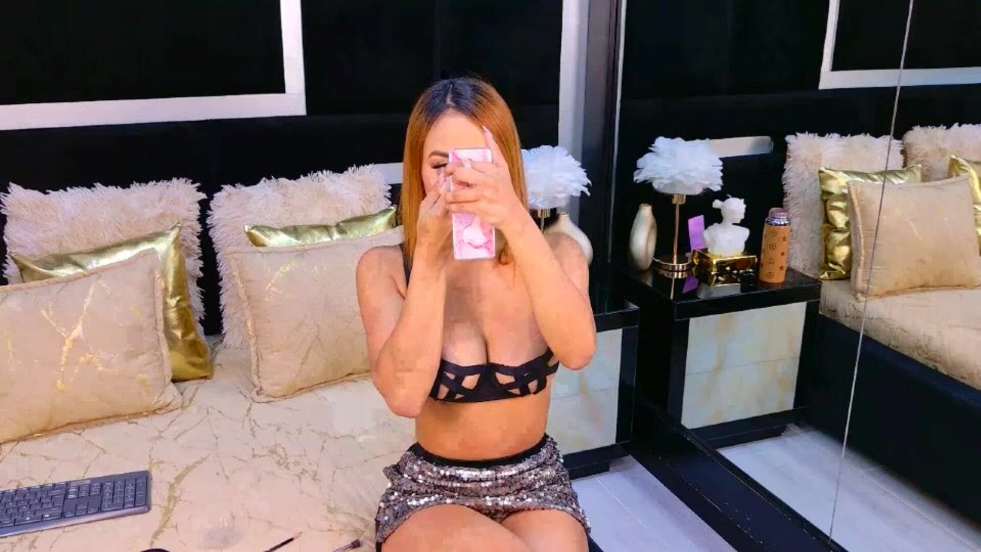 alanaferrara 2025 12 04 17h54m47s - webcam