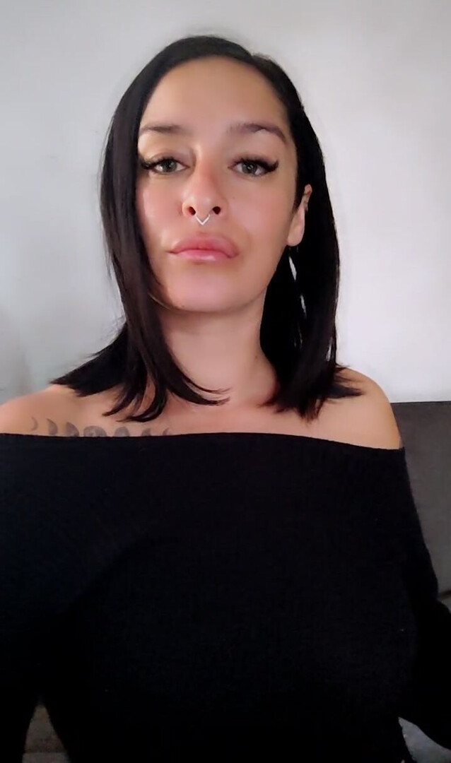 maimaixxx 2025 11 30 05h19m45s - webcam