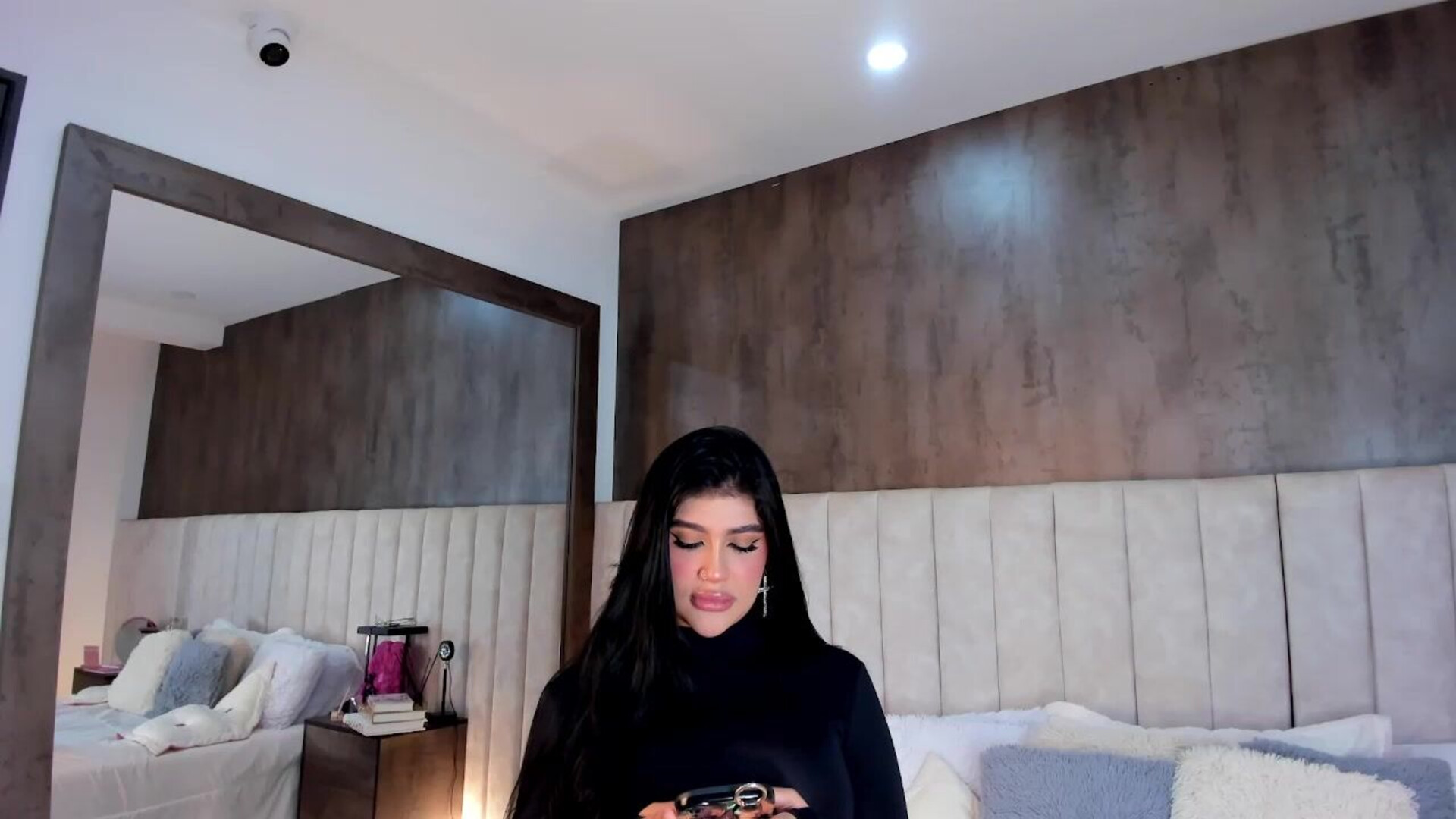 ninnazambrano 2025 12 27 11h46m42s - webcam