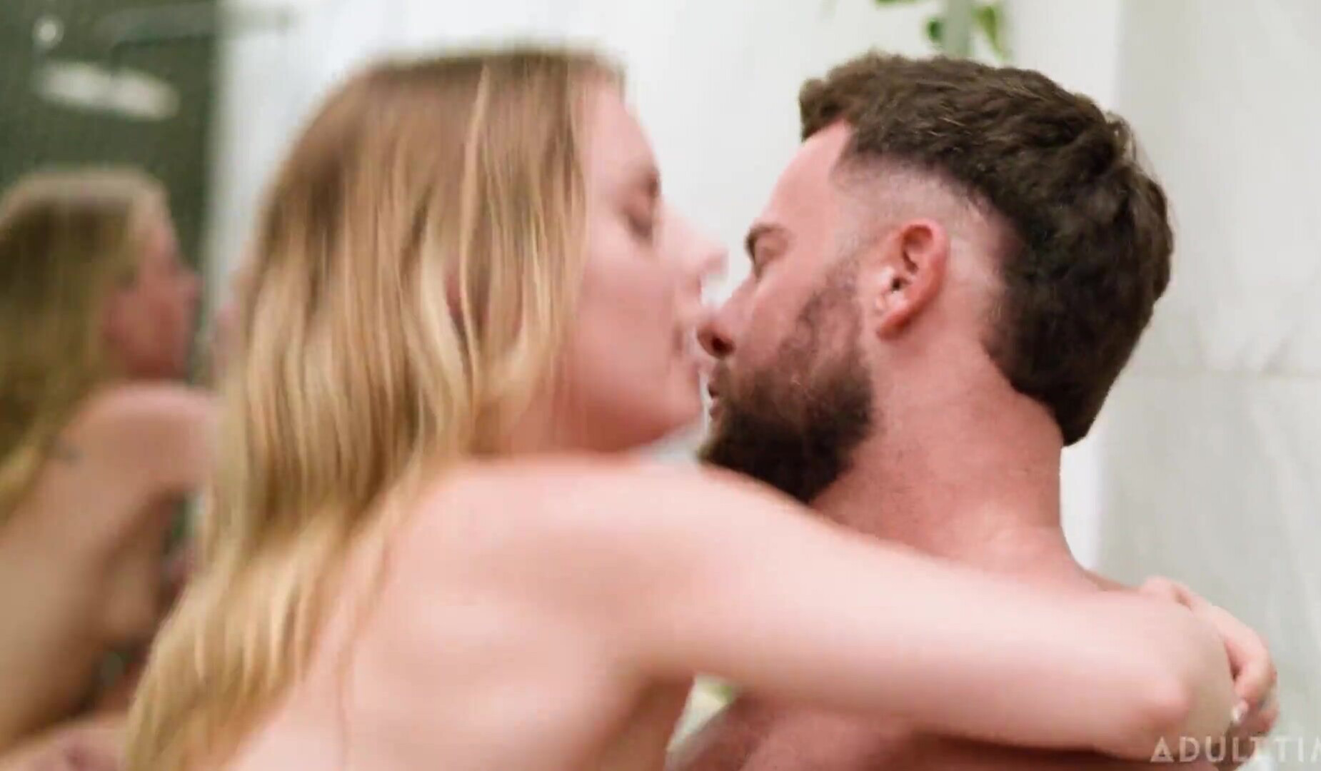 Anna Claire Clouds Bored Bathroom Beat Off - milf - big ass - blowjob