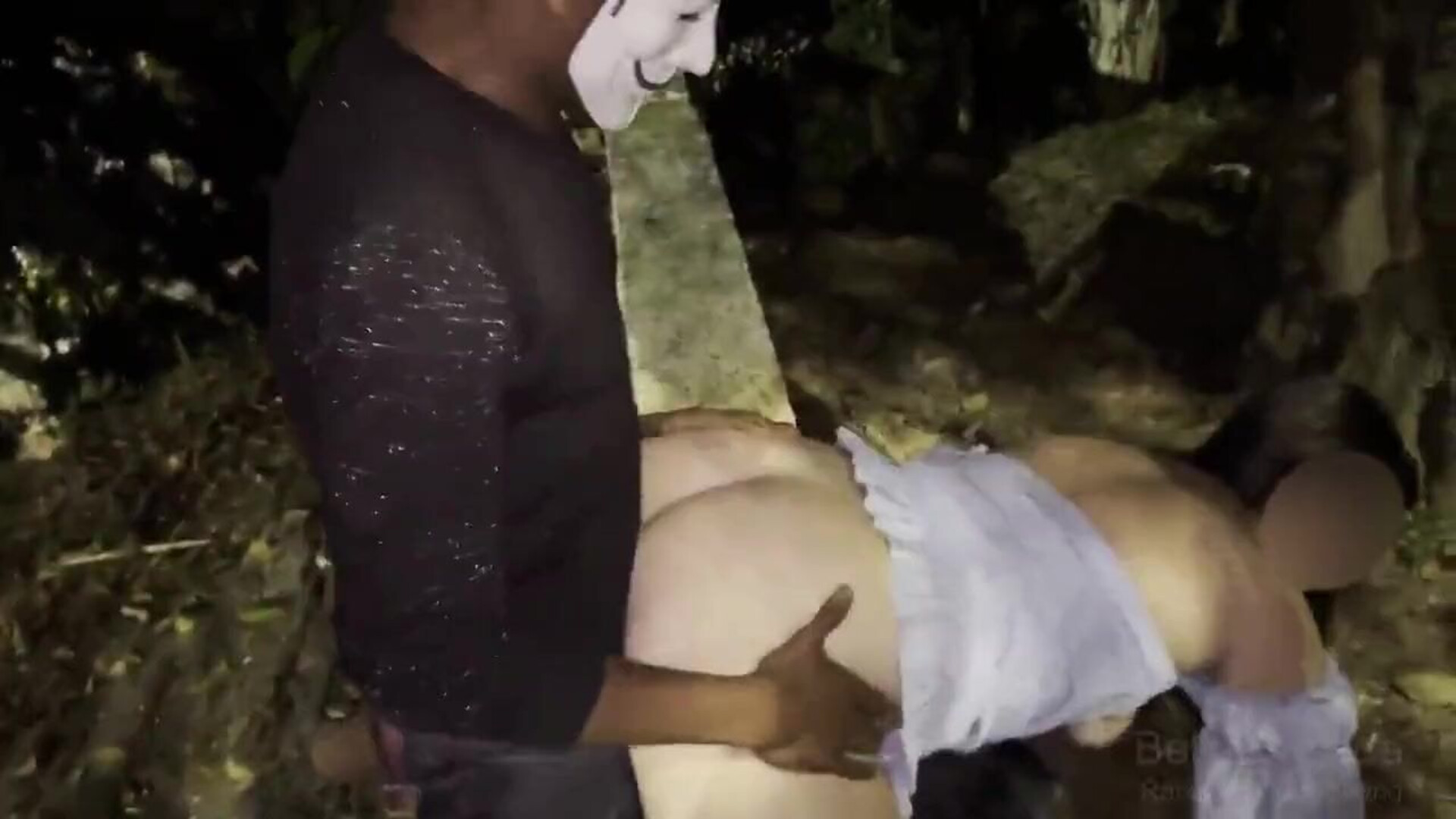 Con seguidores al aire libre - milf - latina - blowjob - big ass - gangbang