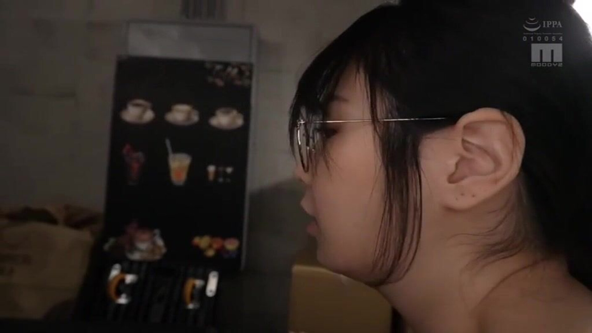 Mikr 056 — The Plain Shy Glasses Wearing Sister At Her - asian