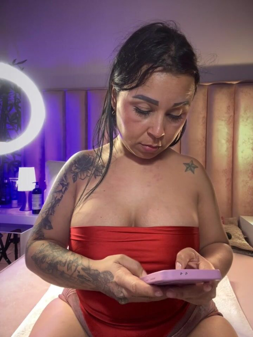 Natural BIGASS NinaSC 2025 11 29 10 48 - webcam