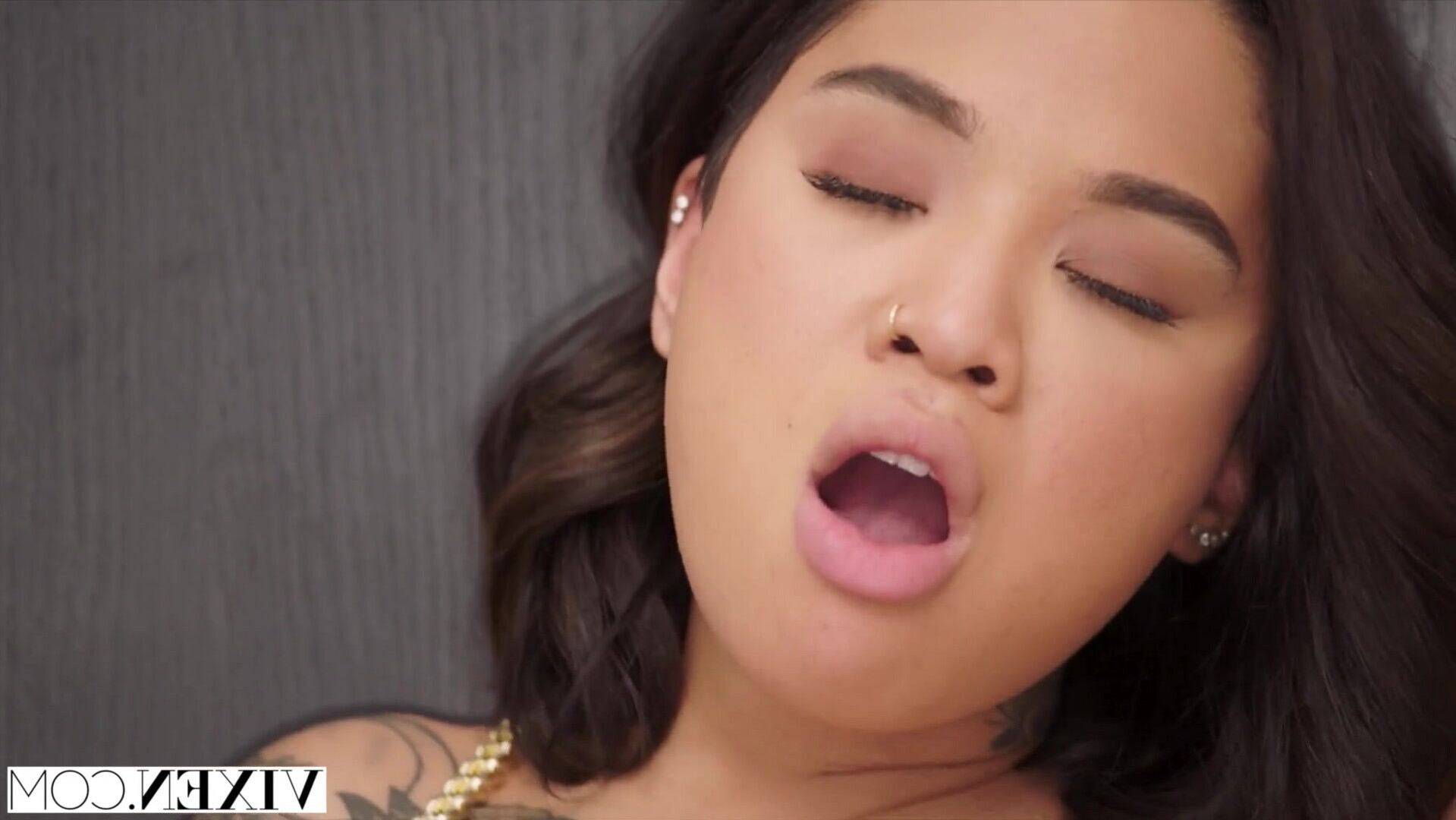 Nia and Honey divide all possessions between them - blowjob - facial - squirting - facesitting - doggy style - big tits - threesome - missionary - nude - boyfriend