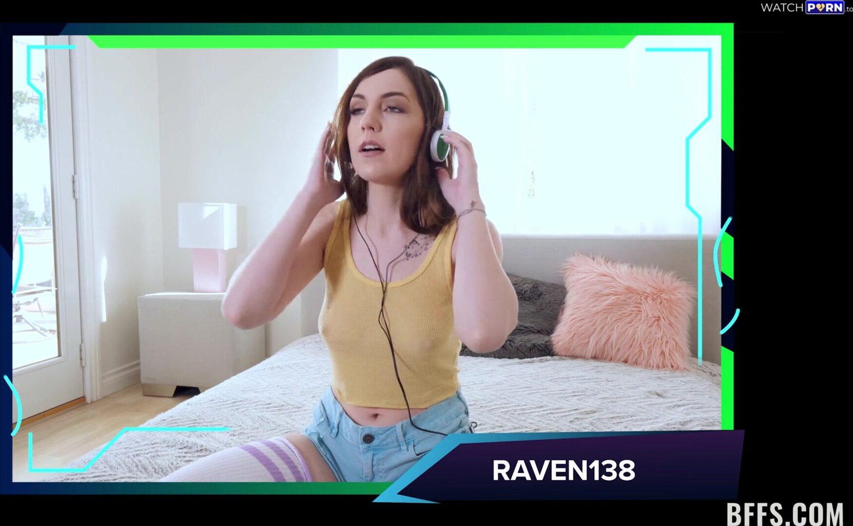Raven Right, Rebecca Vanguard, Sidra Sage 3 Gamer Girls BFFS - teen