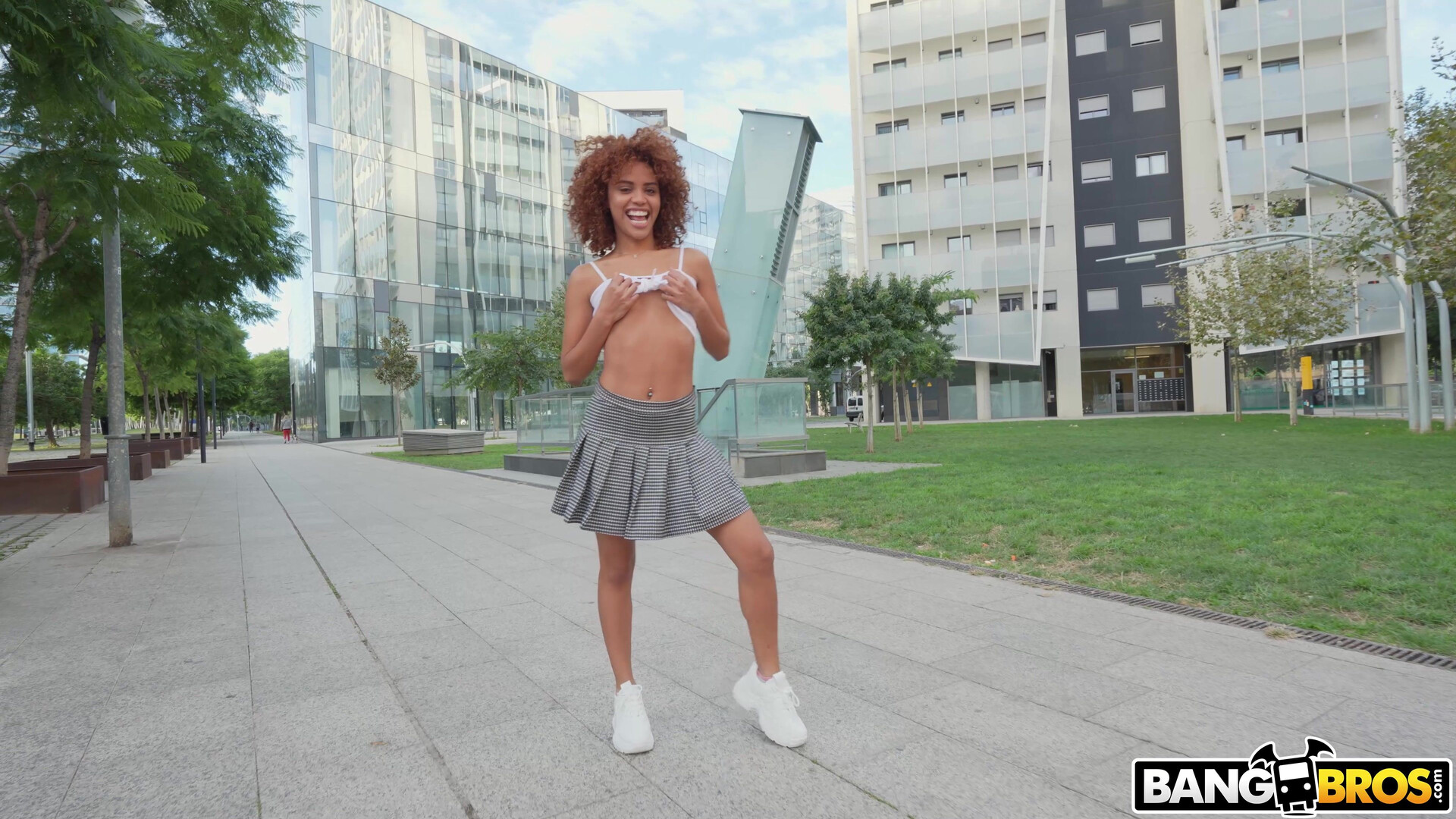 Selva Lapiedra Selva Gets Public Anal in 4k - 4k - anal - latina