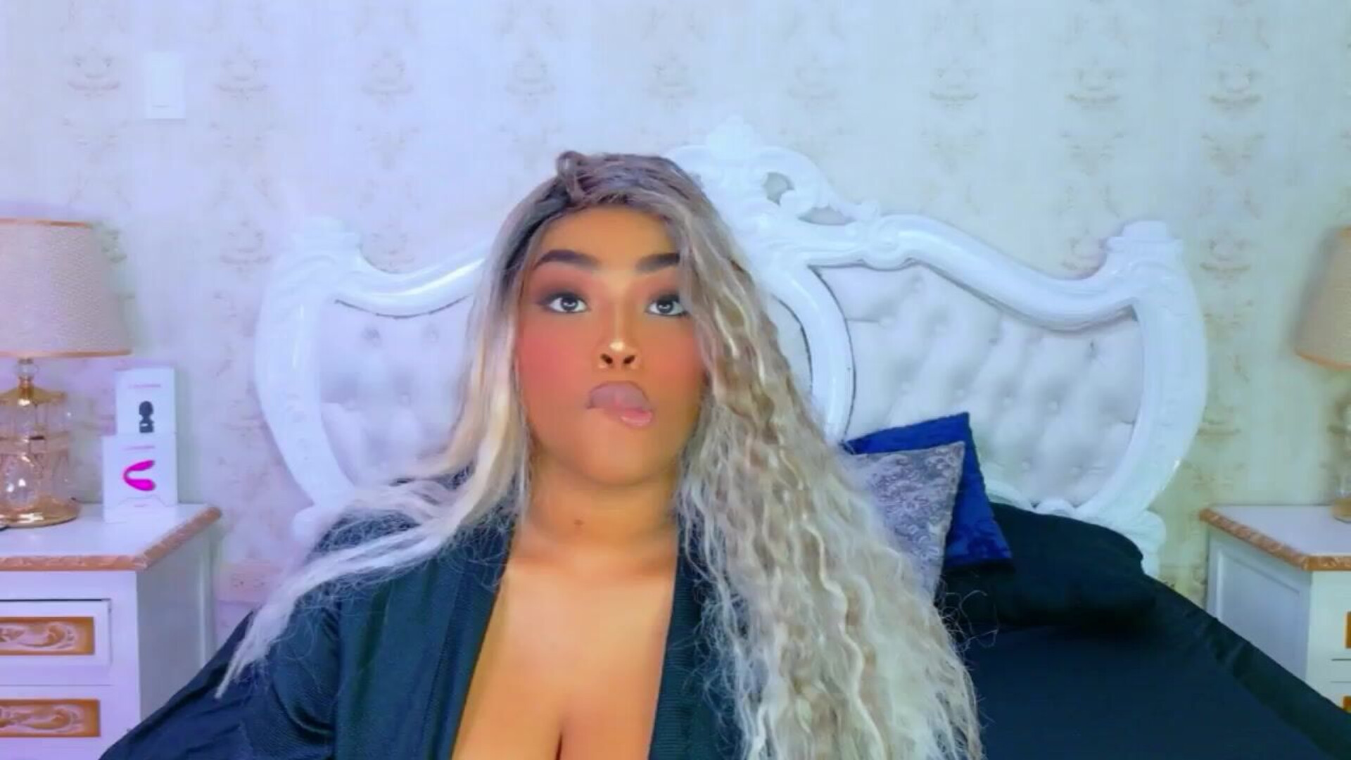tianah glow 2025 12 24 16h26m00s - webcam