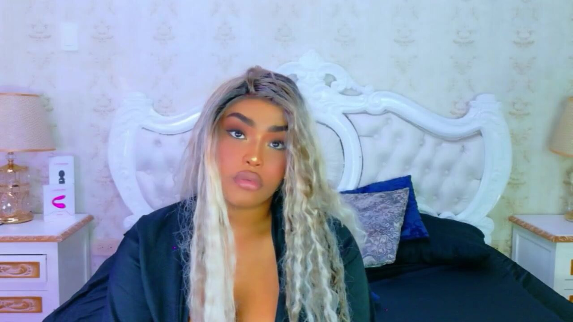 tianah glow 2025 12 24 16h26m00s - webcam