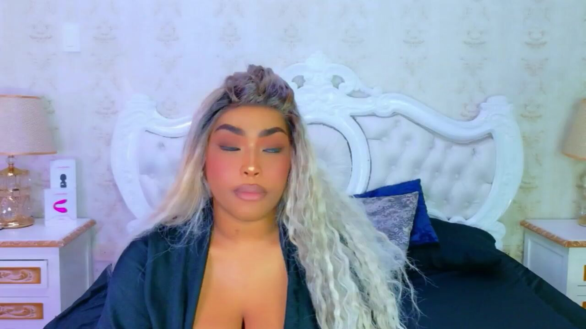 tianah glow 2025 12 24 16h26m00s - webcam
