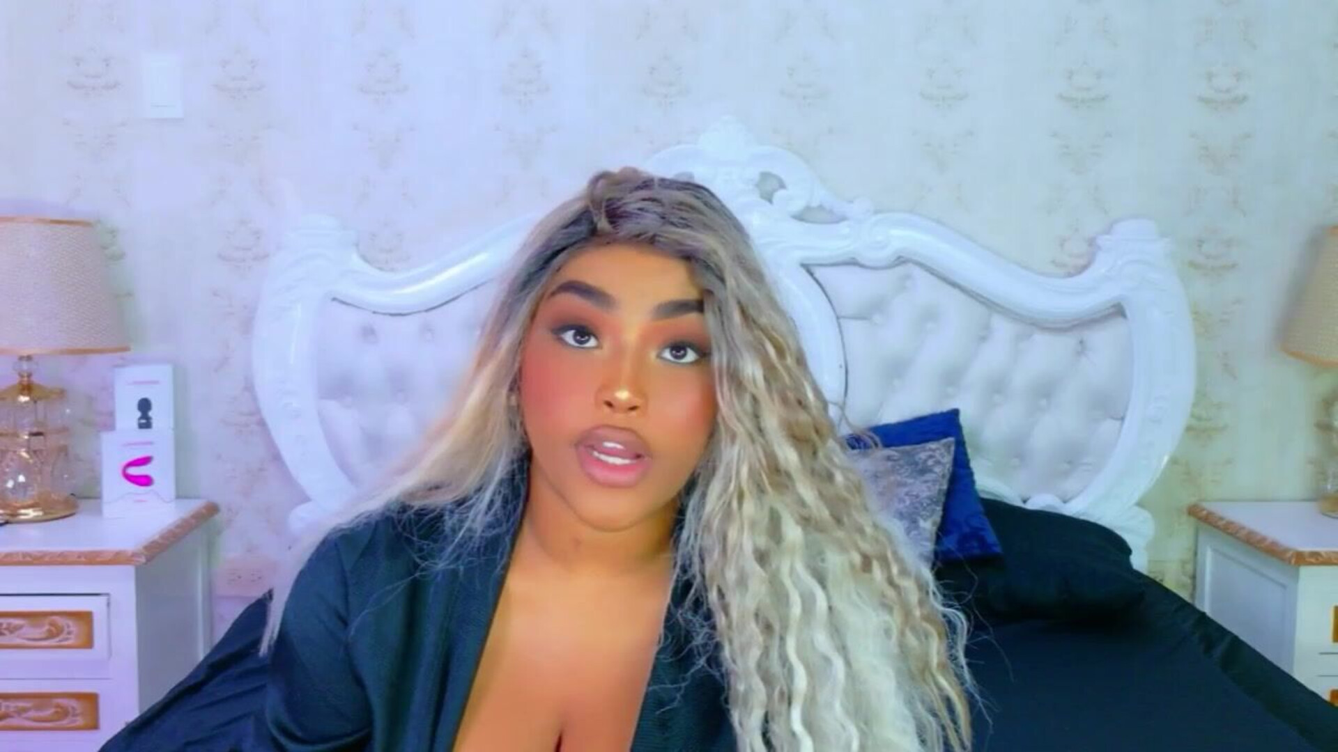 tianah glow 2025 12 24 16h26m00s - webcam