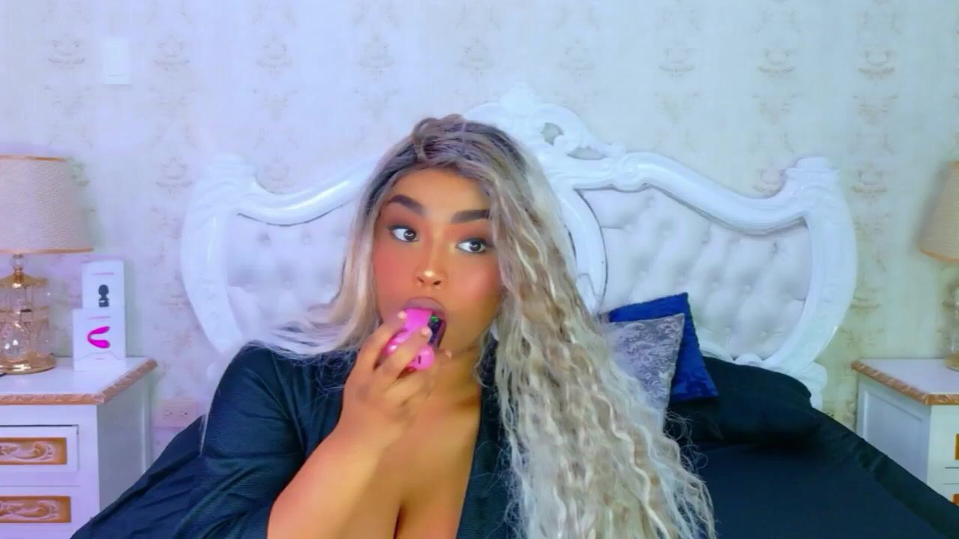 tianah glow 2025 12 24 16h26m00s - webcam