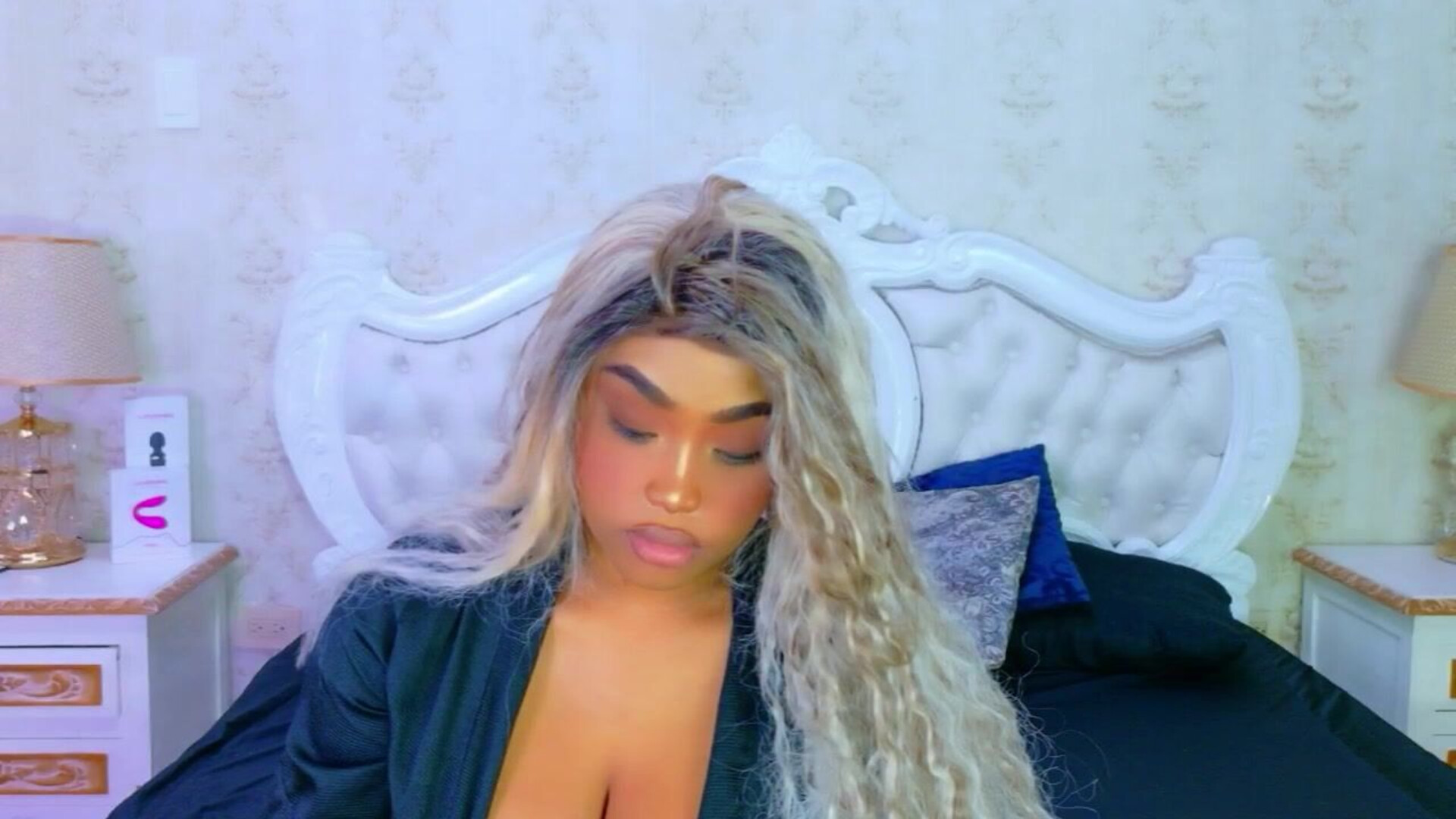 tianah glow 2025 12 24 16h26m00s - webcam